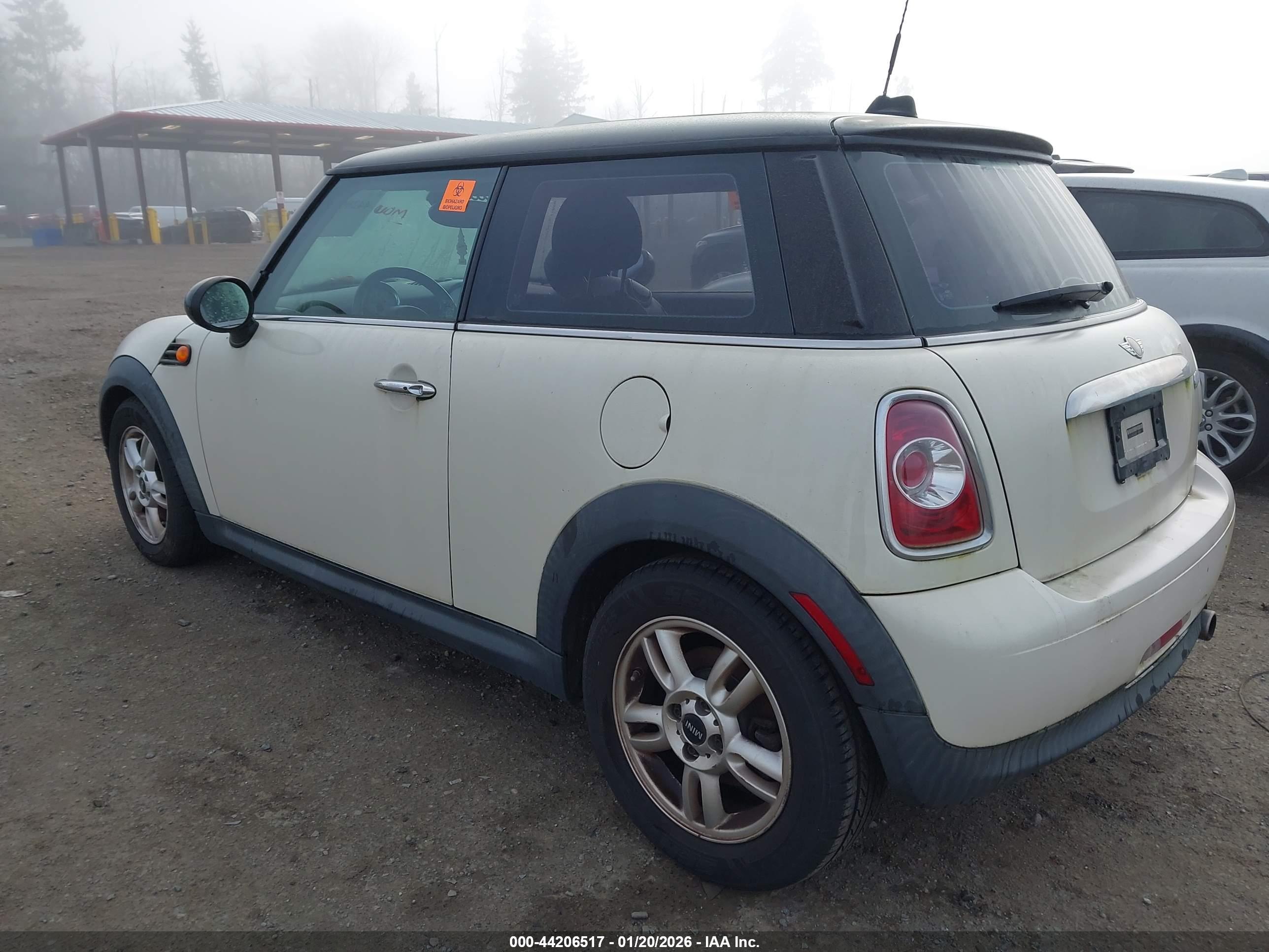 MINI COOPER image 3