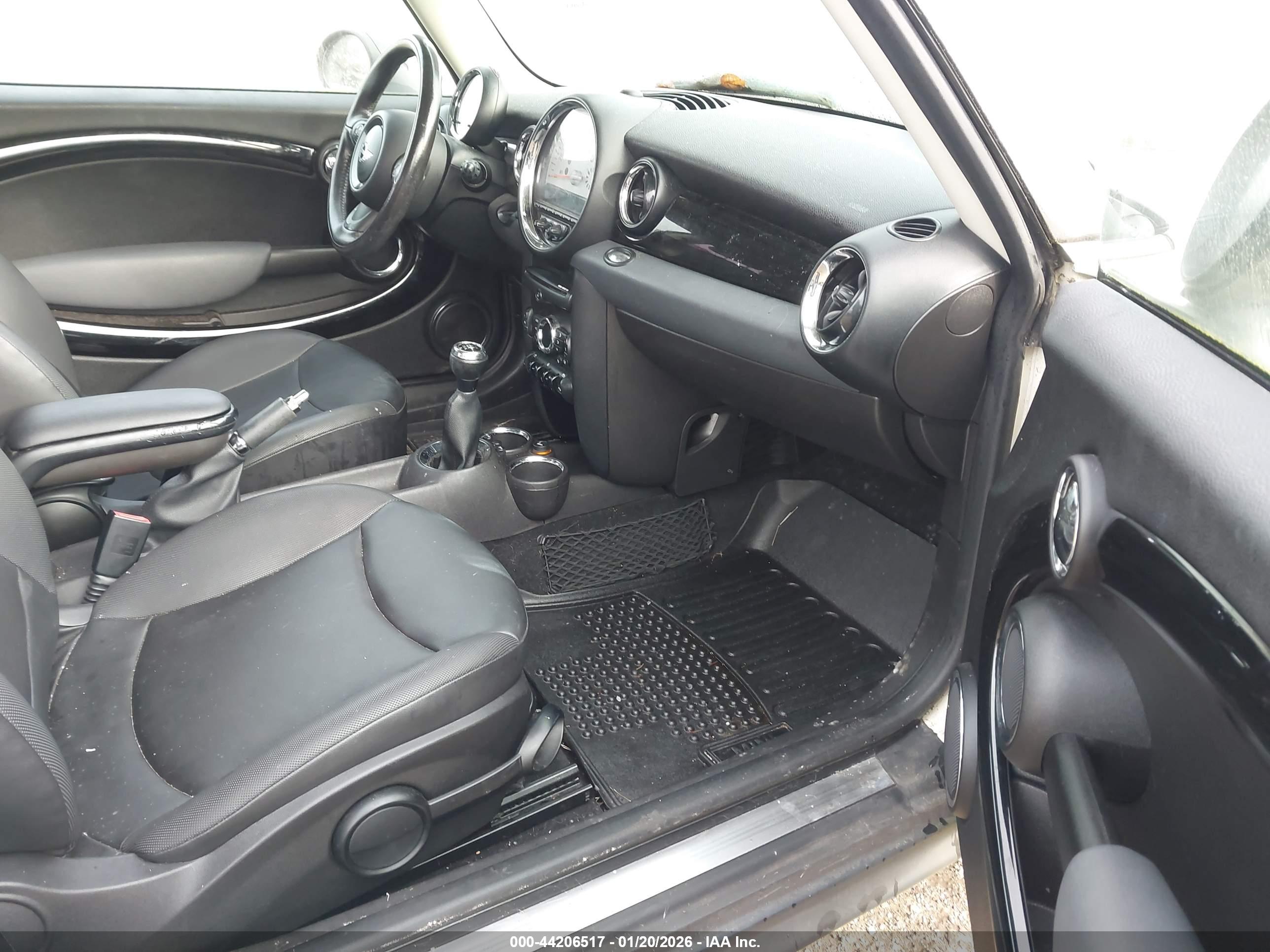 MINI COOPER image 5