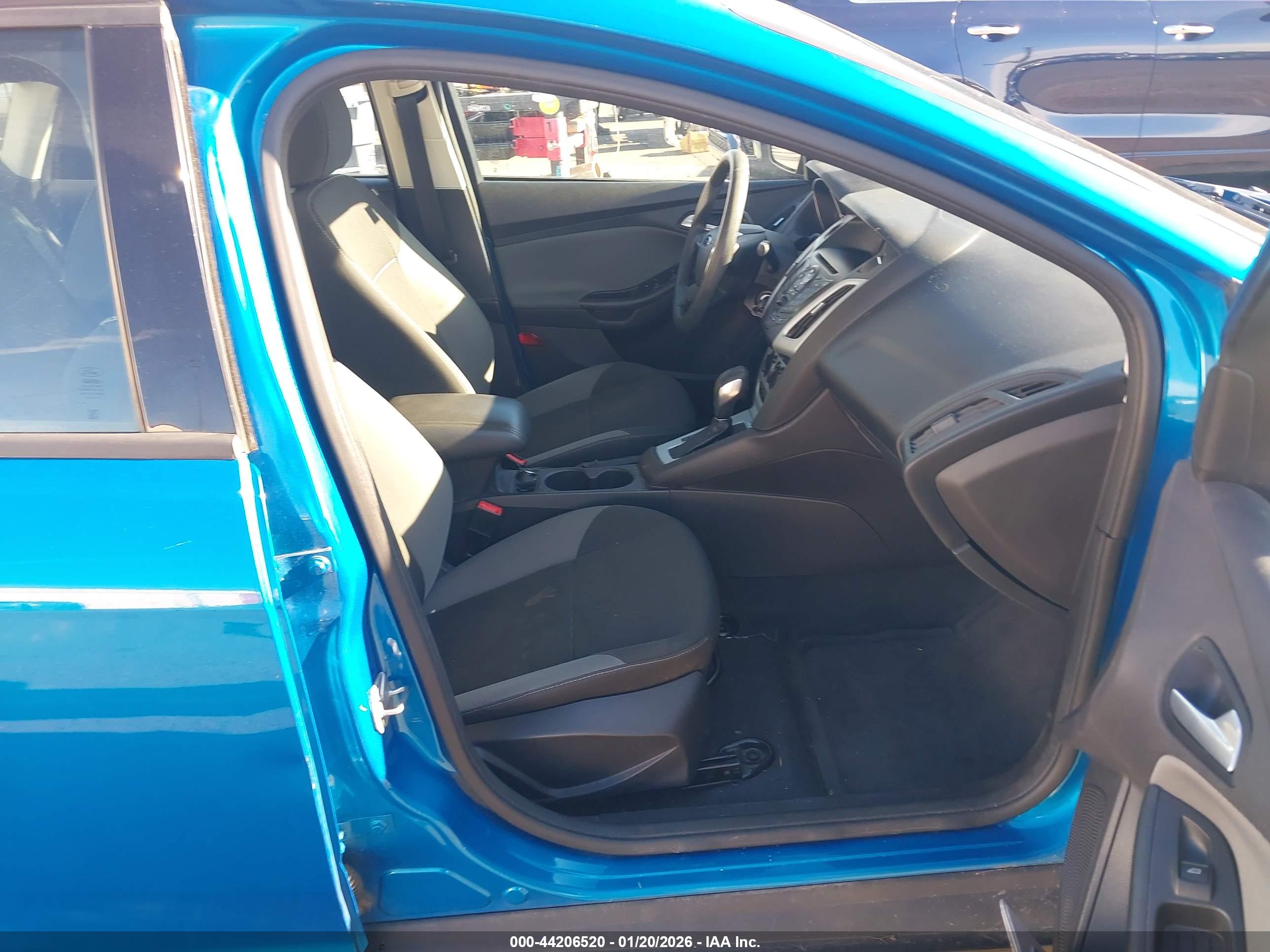 FORD FOCUS image 5