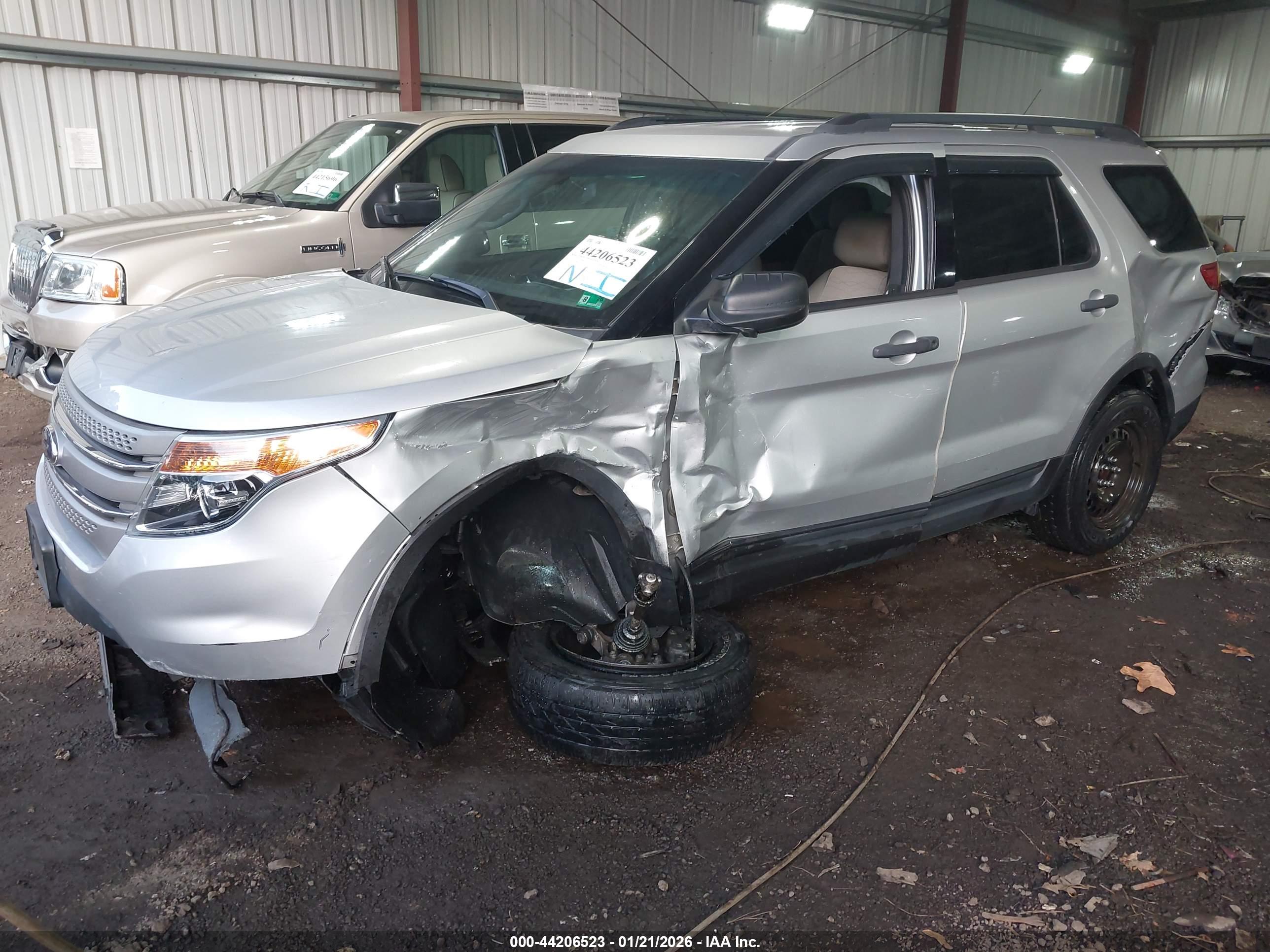FORD EXPLORER image 2