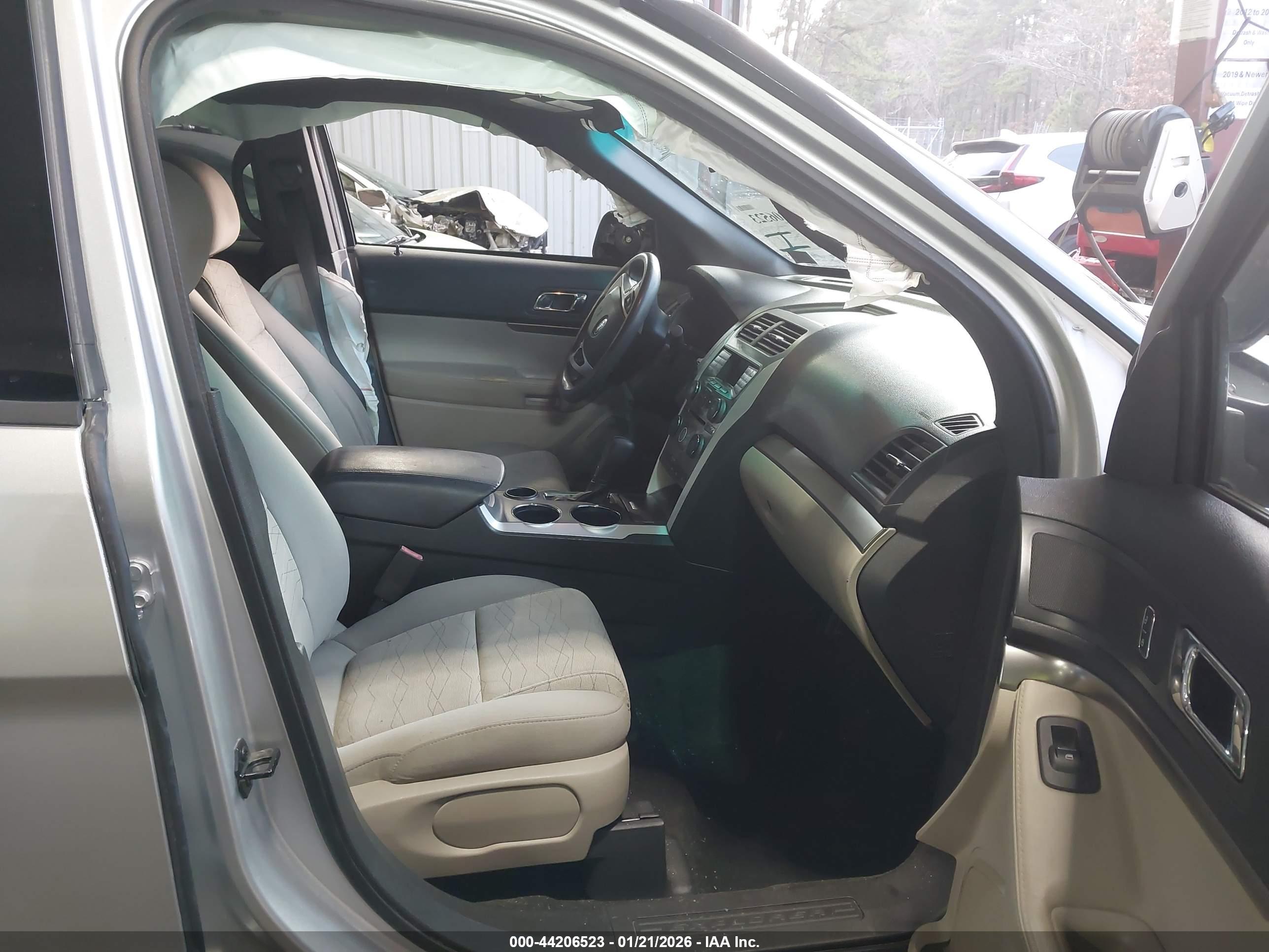 FORD EXPLORER image 5