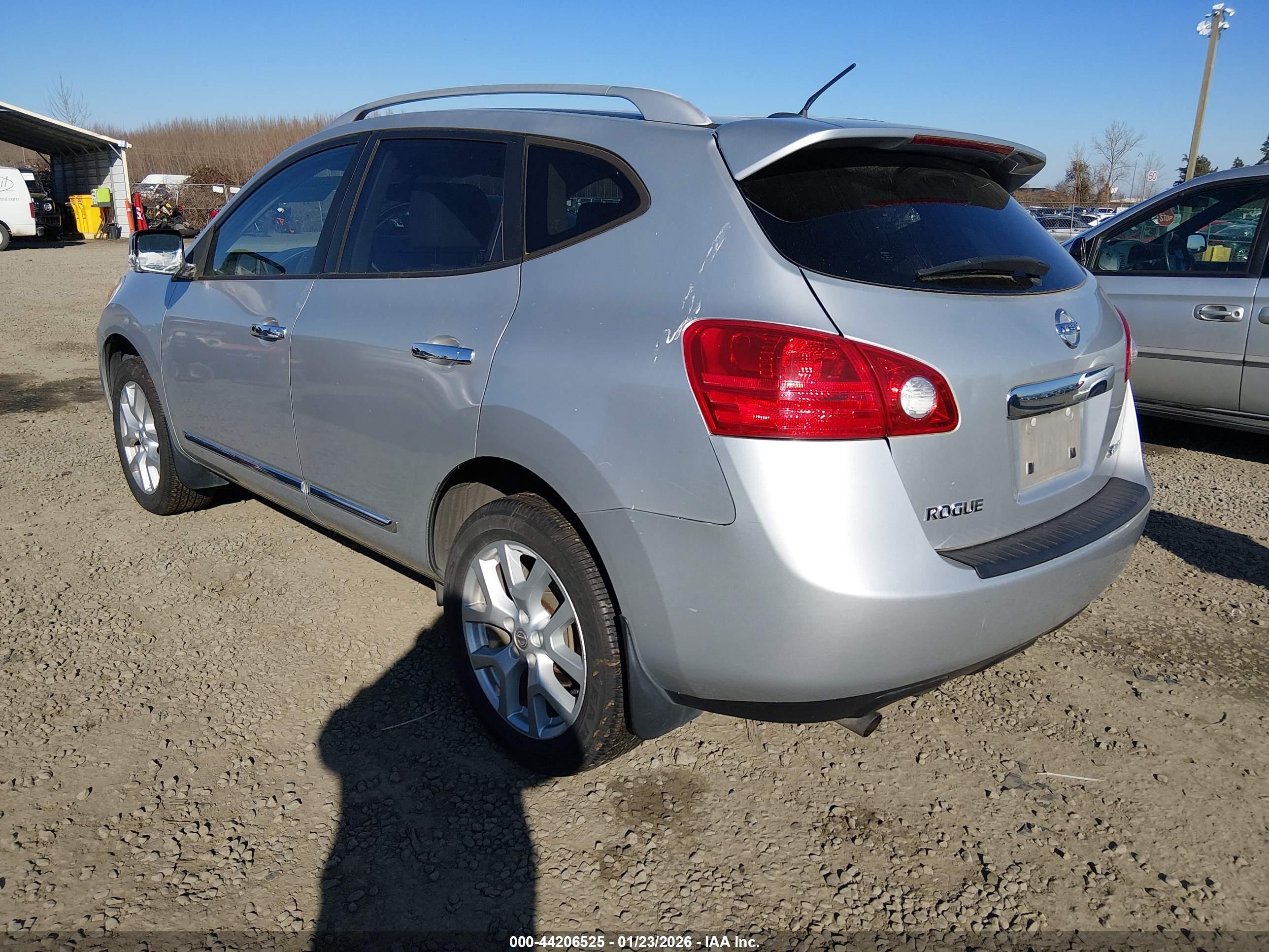 NISSAN ROGUE image 3