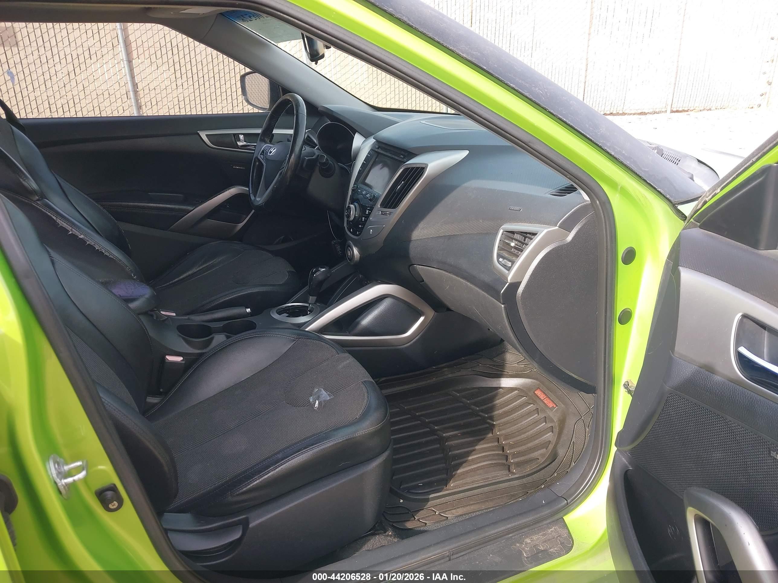 HYUNDAI VELOSTER image 5
