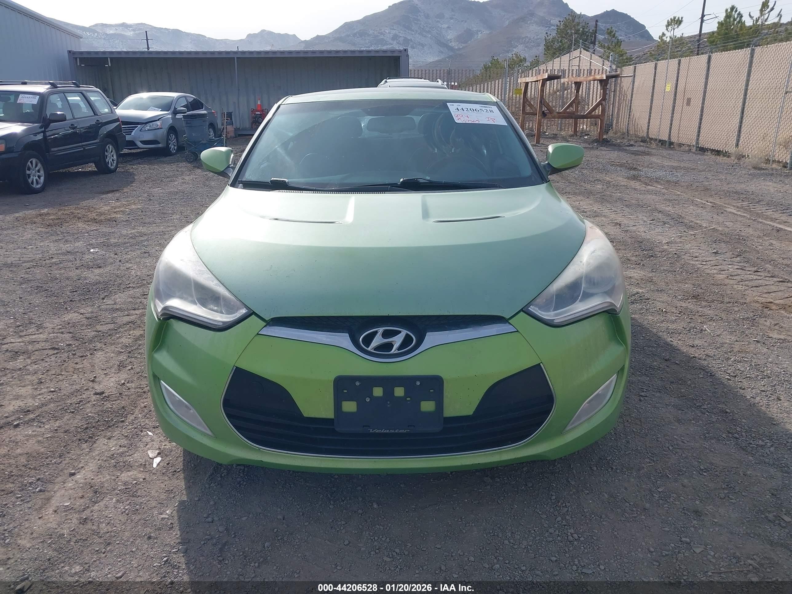 HYUNDAI VELOSTER image 6
