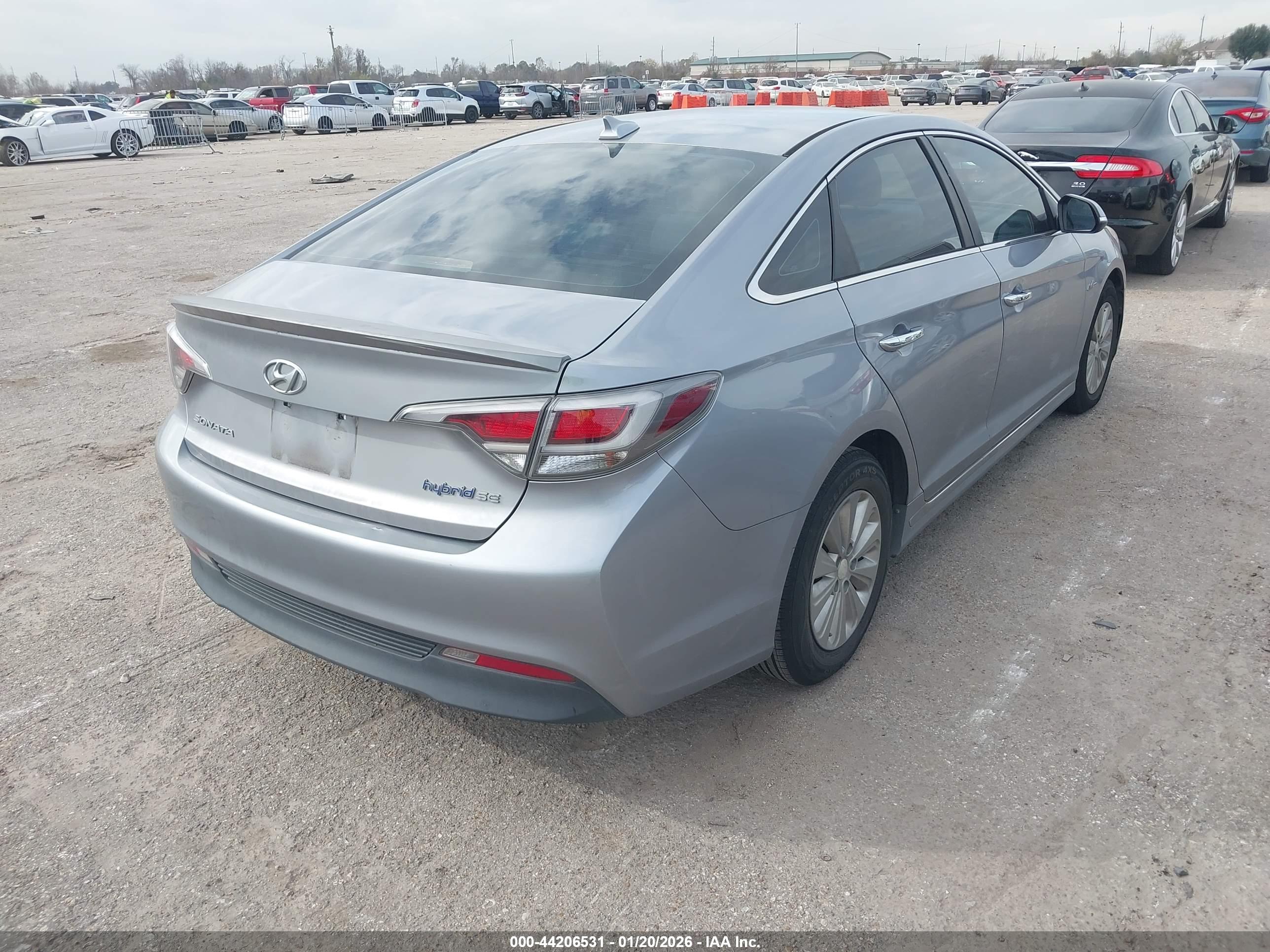 HYUNDAI SONATA image 4