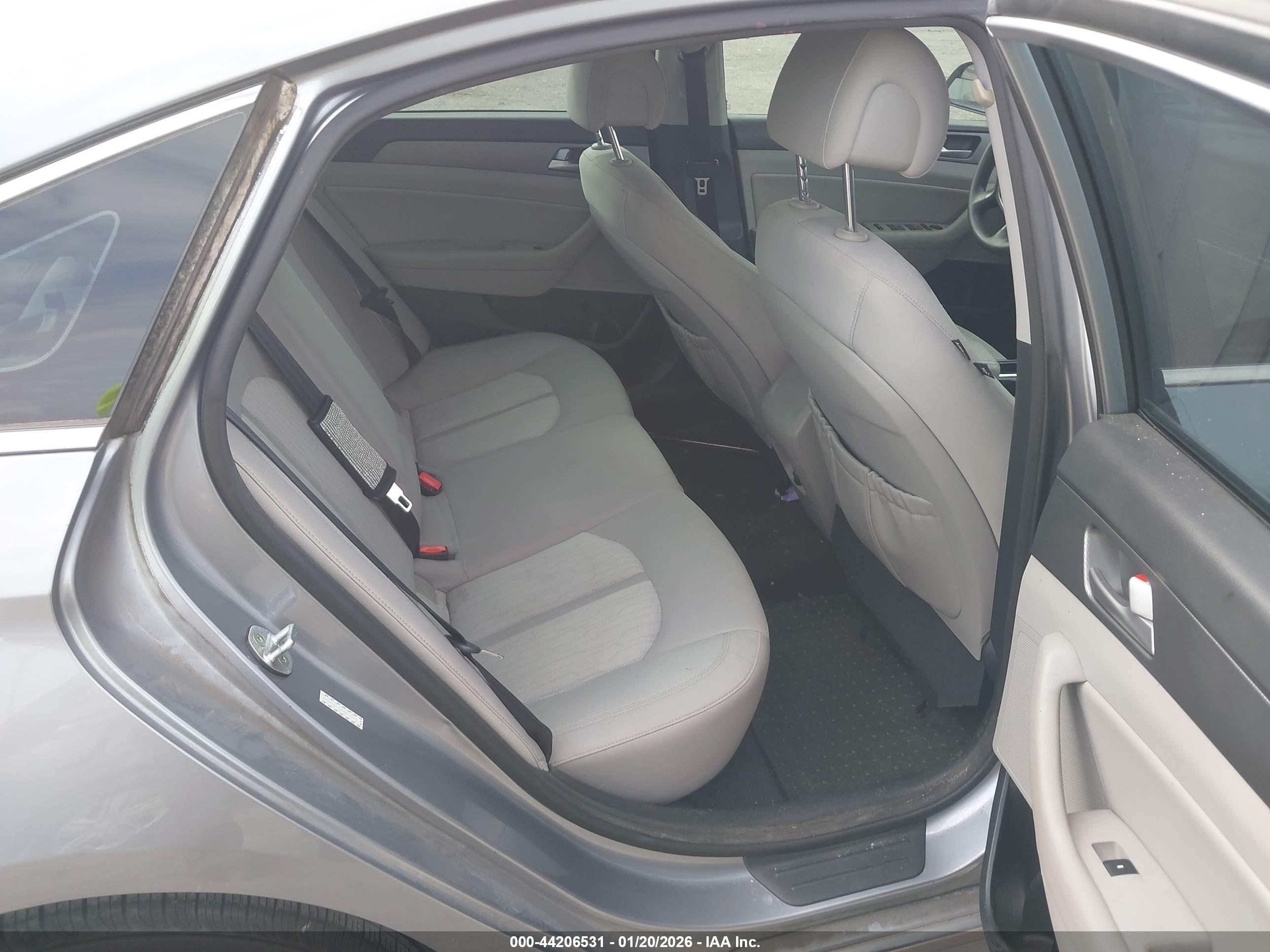HYUNDAI SONATA image 8