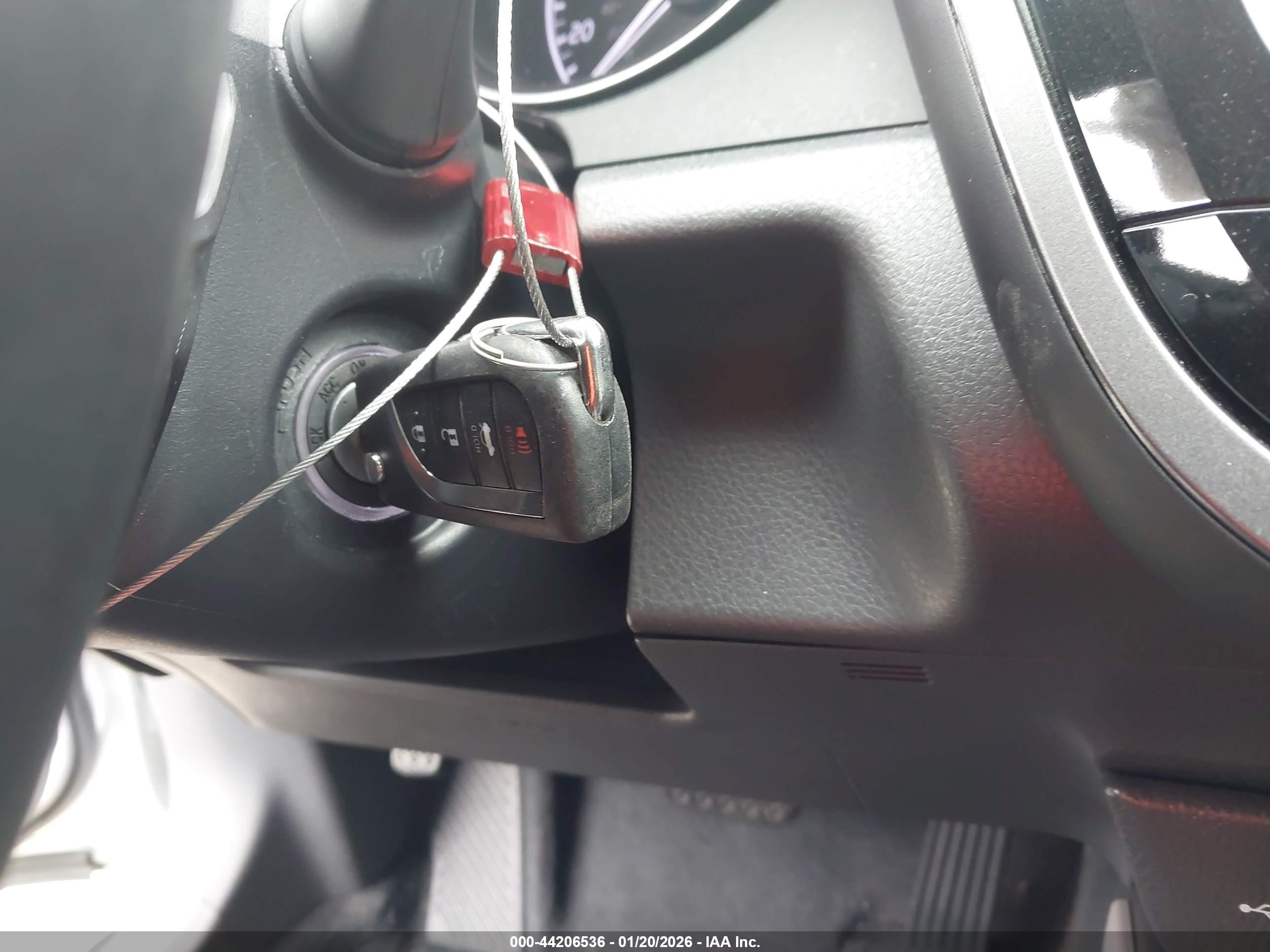 TOYOTA CAMRY image 11