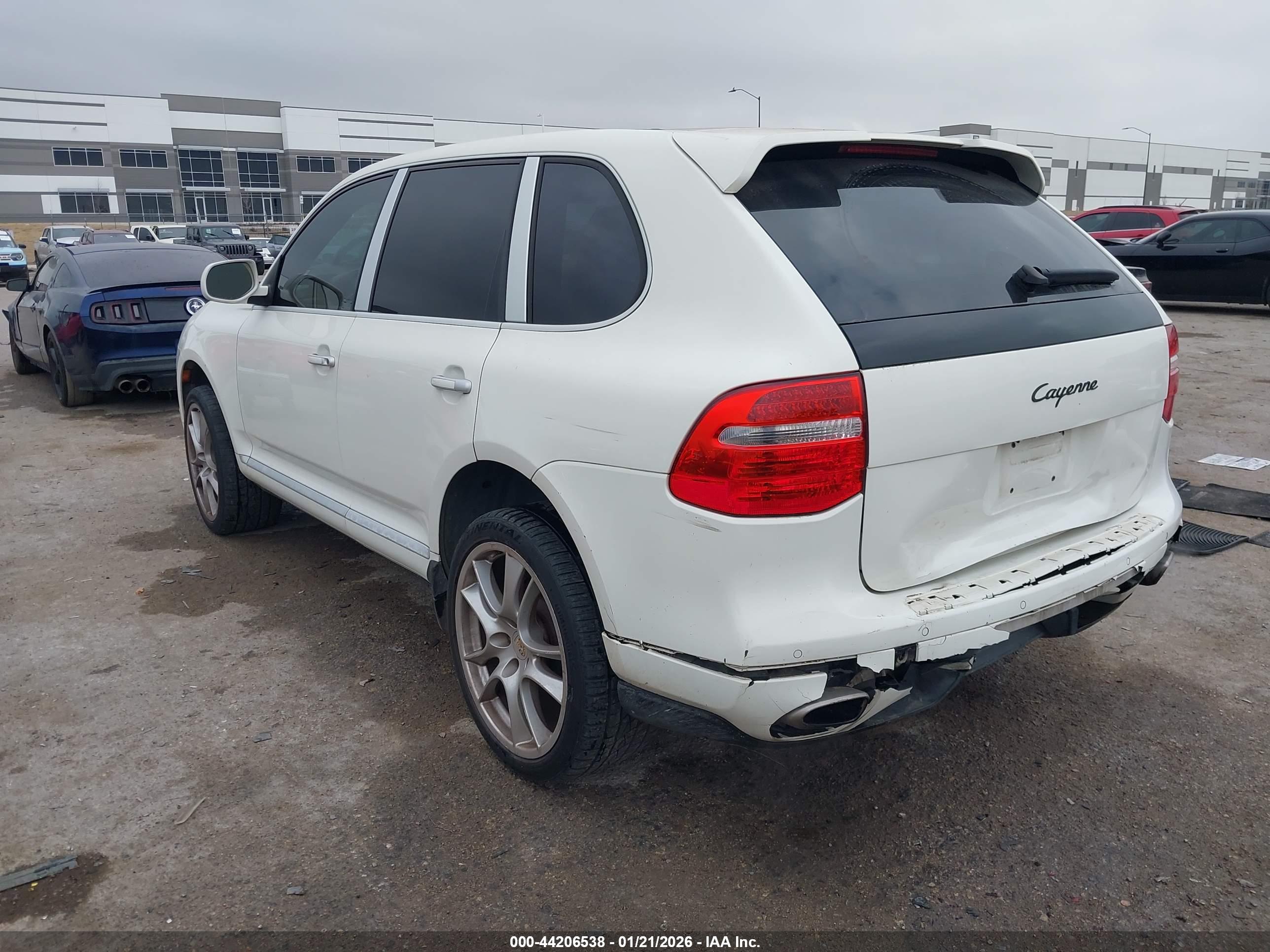 PORSCHE CAYENNE image 3