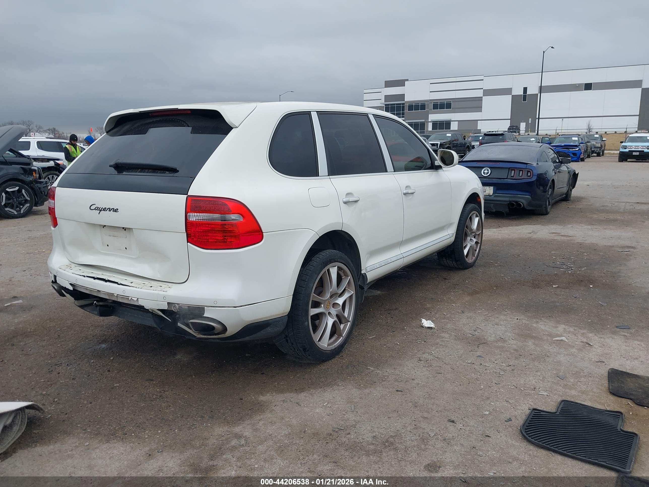 PORSCHE CAYENNE image 4