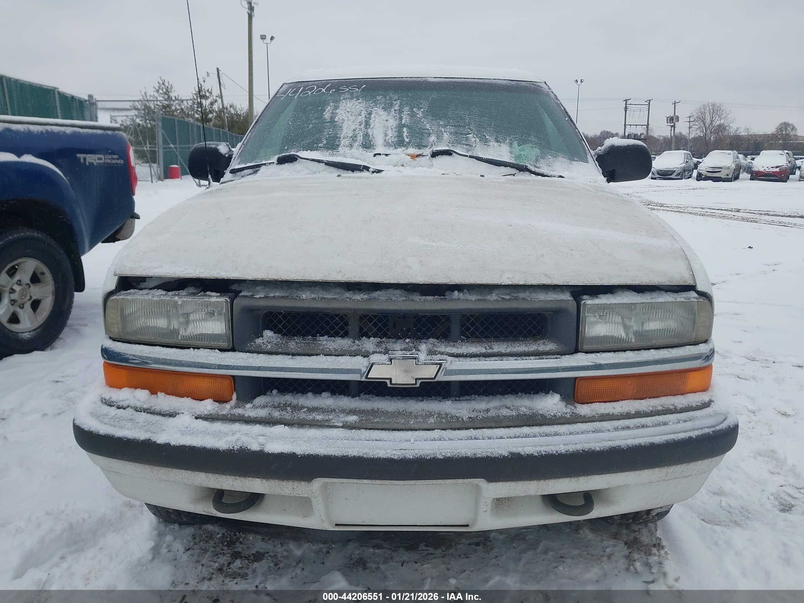 CHEVROLET BLAZER image 6