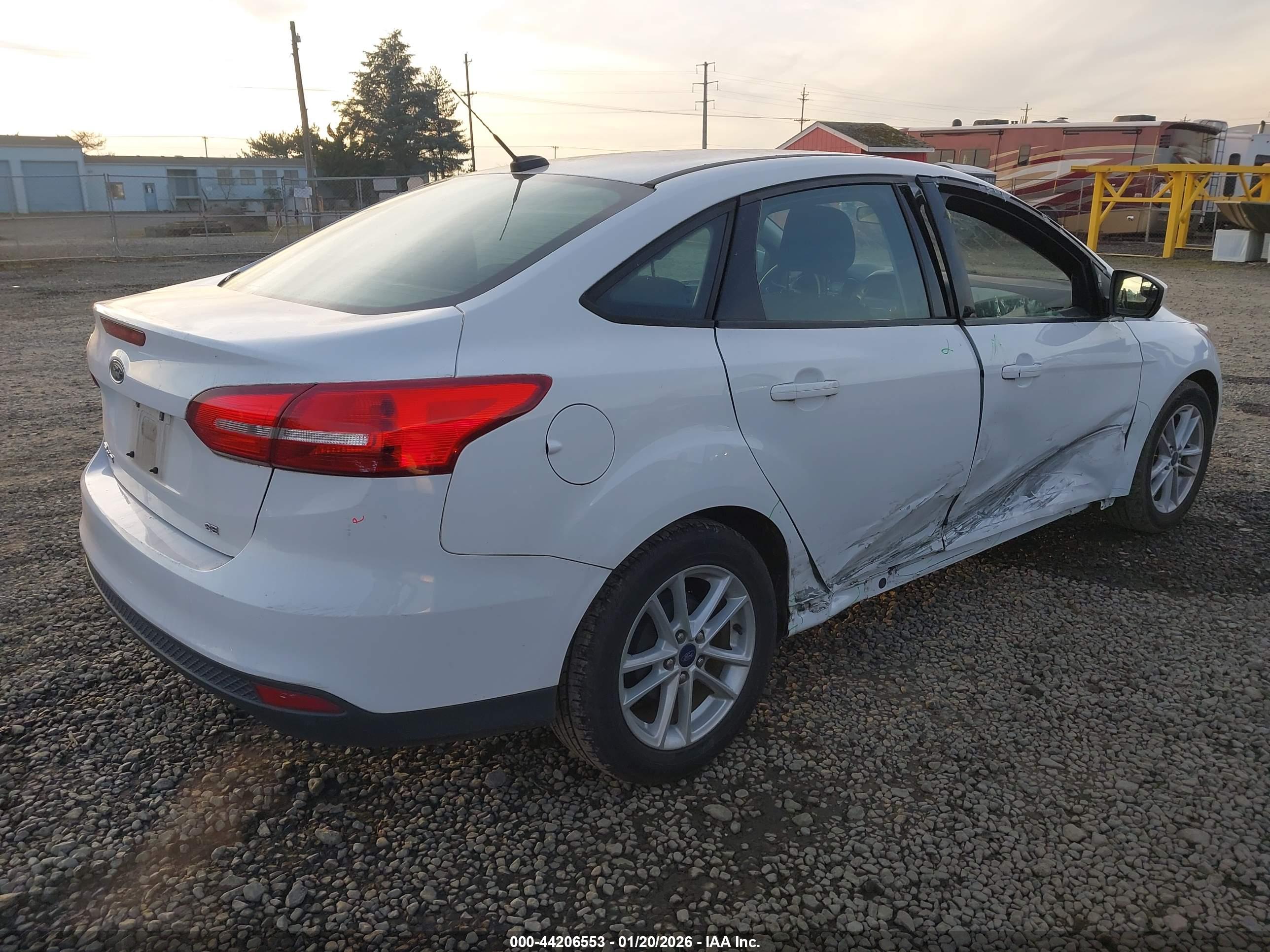 FORD FOCUS image 4