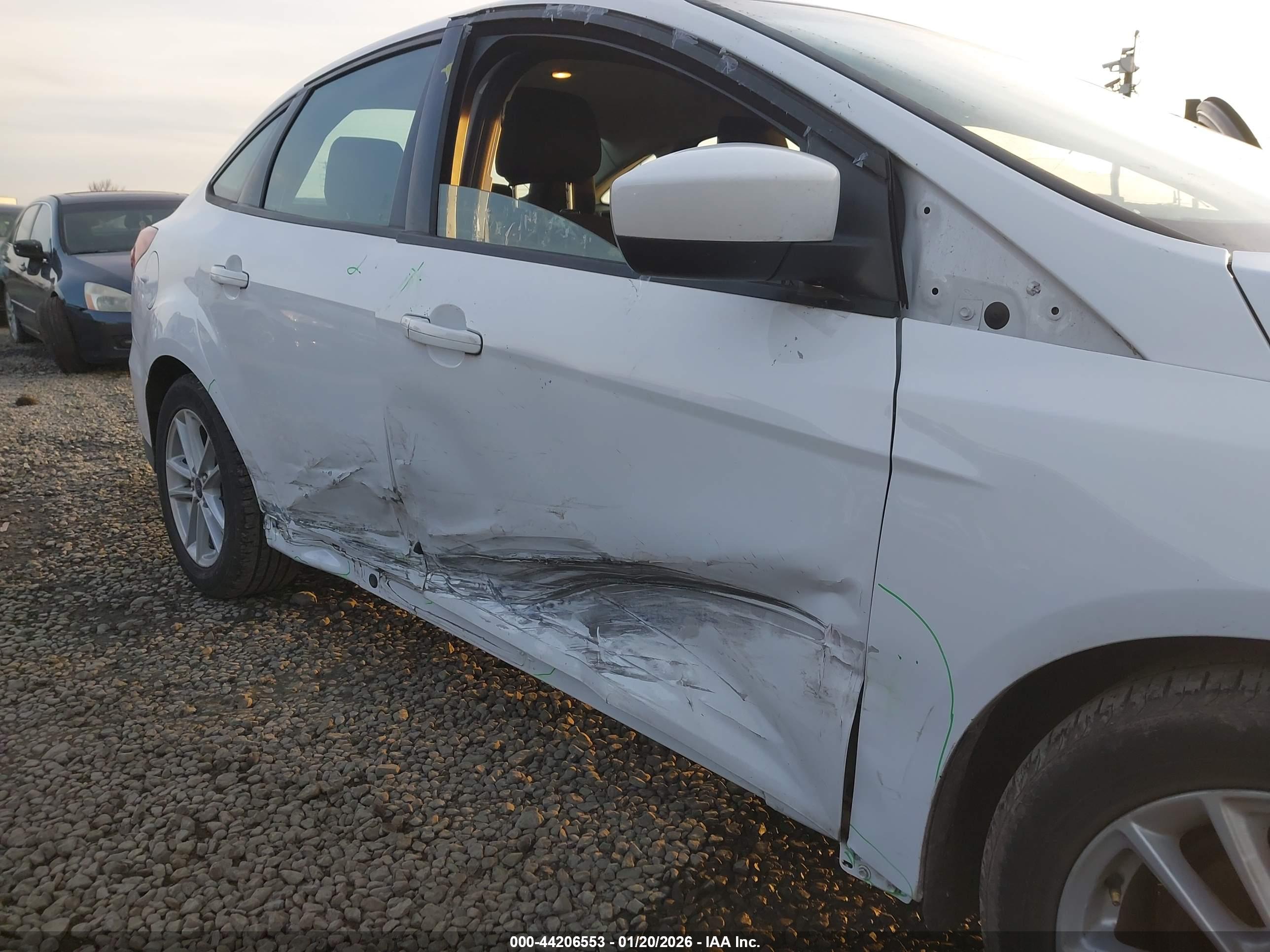 FORD FOCUS image 6
