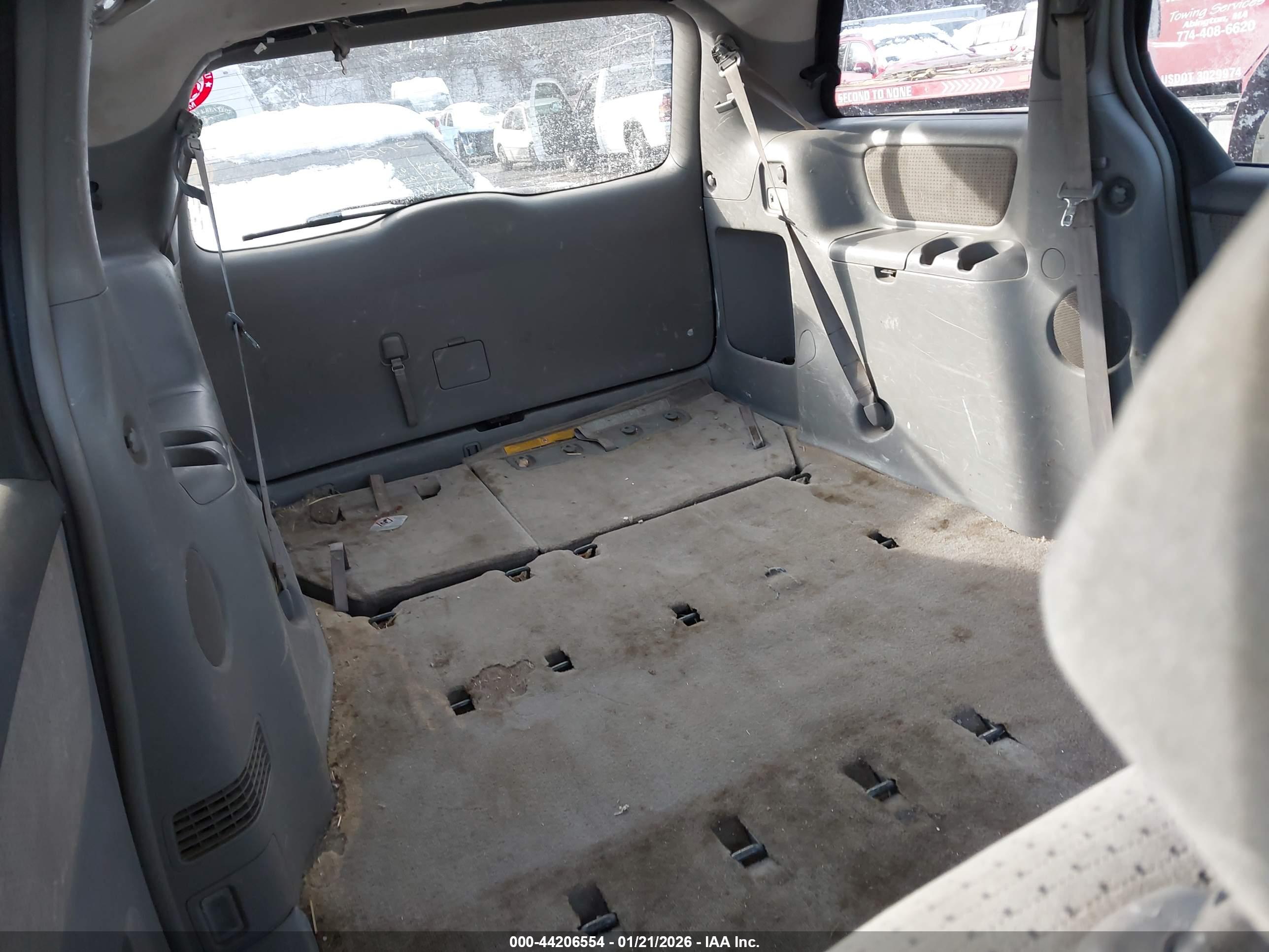 TOYOTA SIENNA image 8