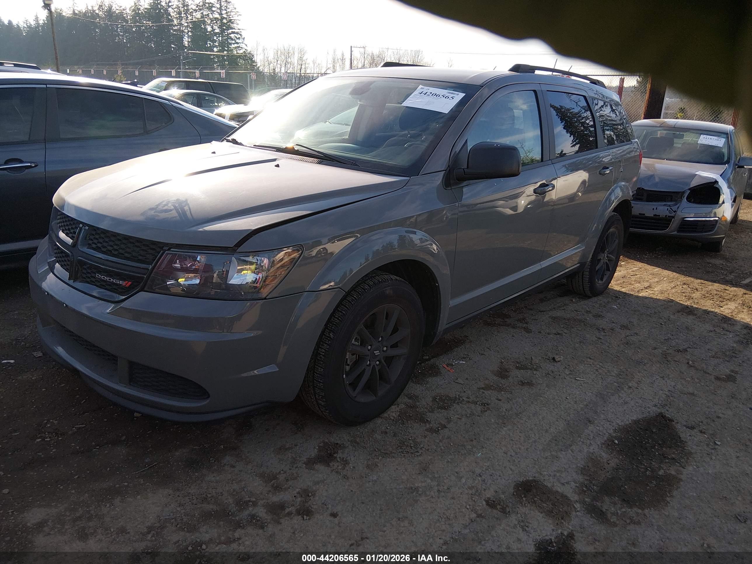 DODGE JOURNEY image 2