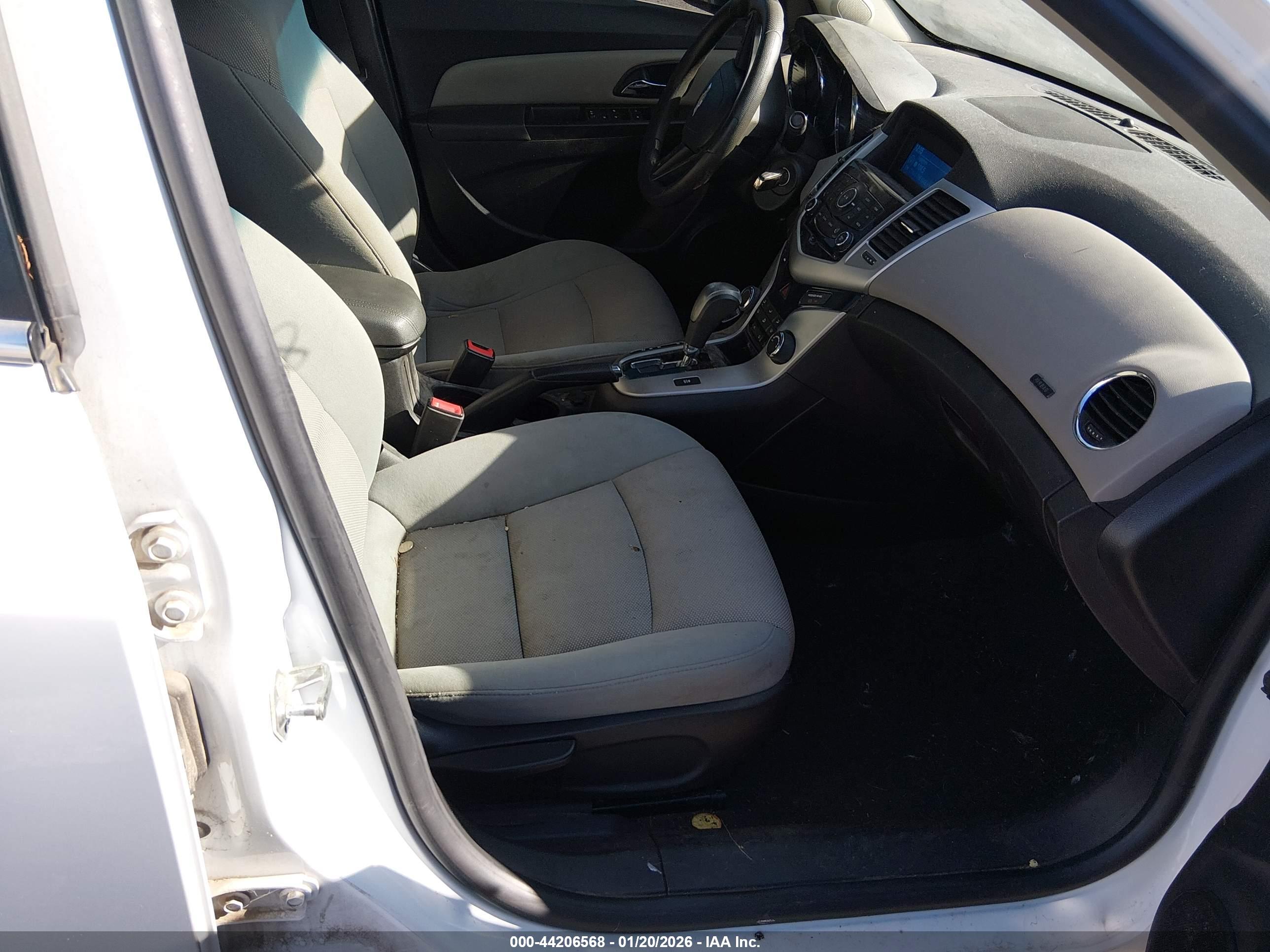 CHEVROLET CRUZE image 5