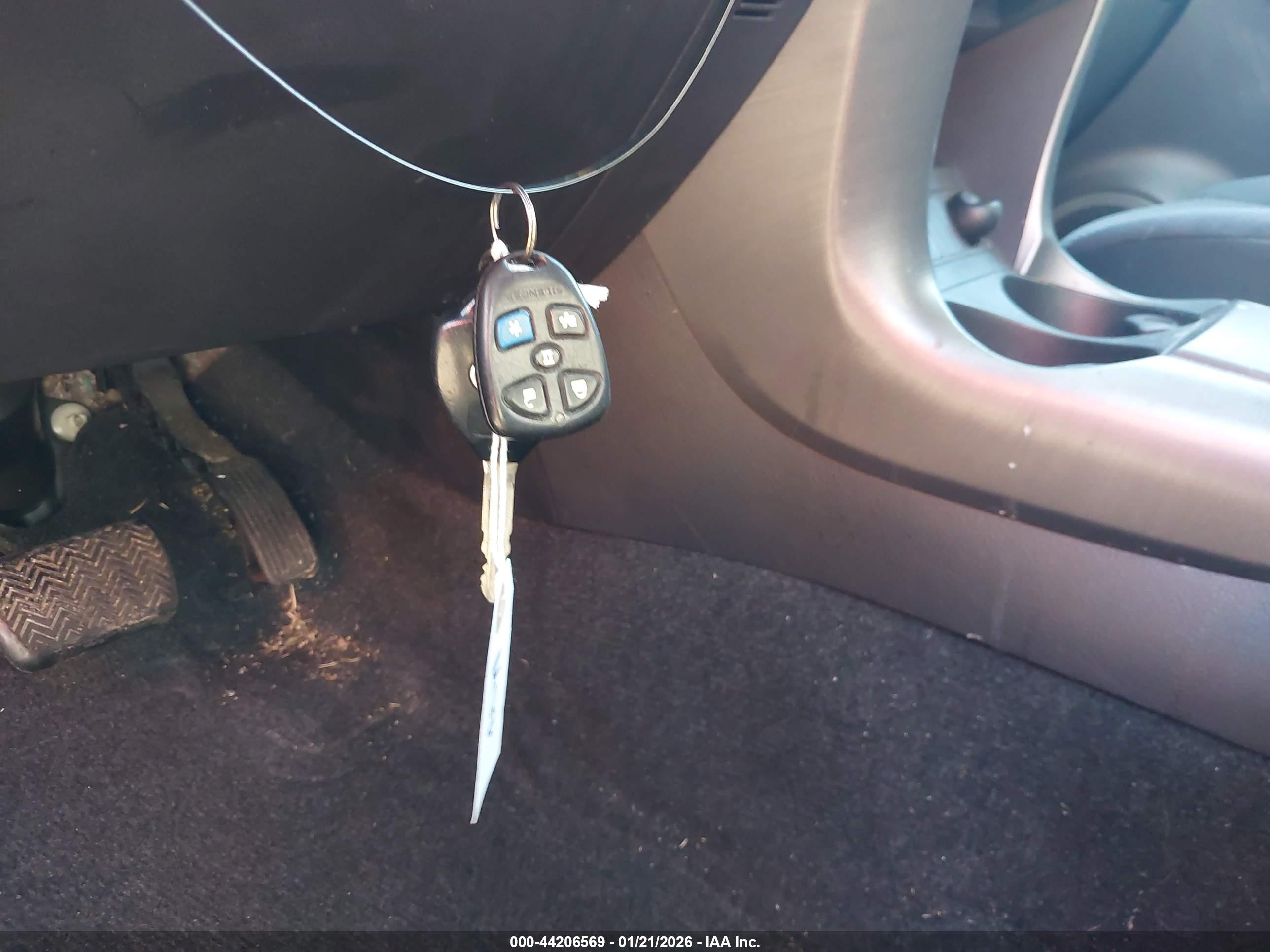 TOYOTA RAV4 image 11