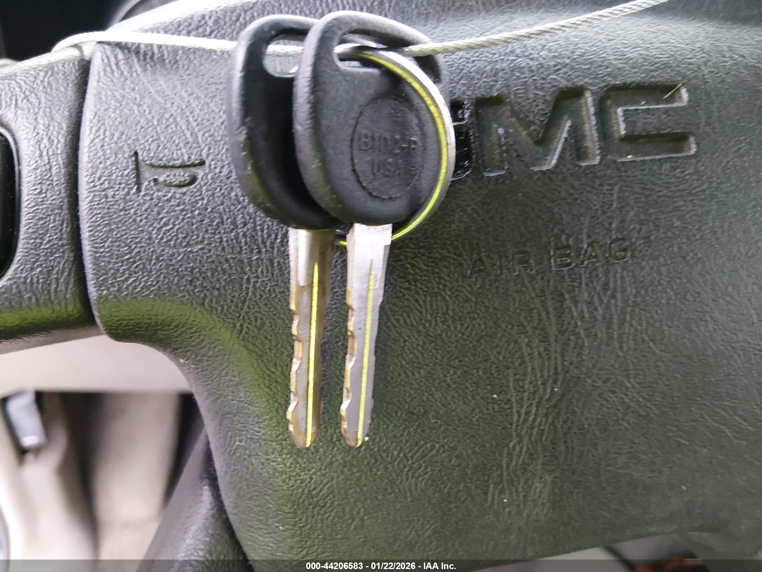 GMC ENVOY image 11