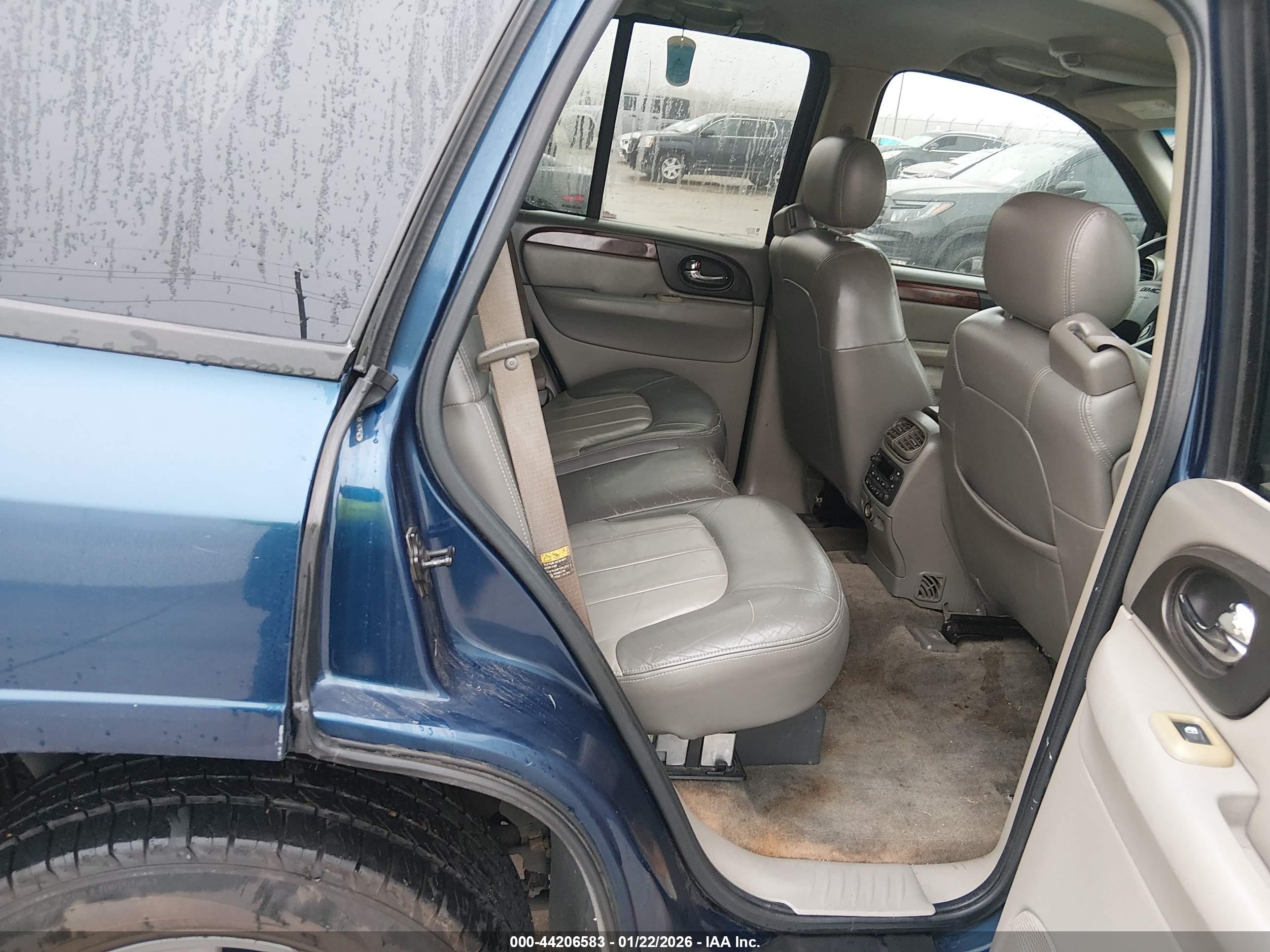 GMC ENVOY image 8