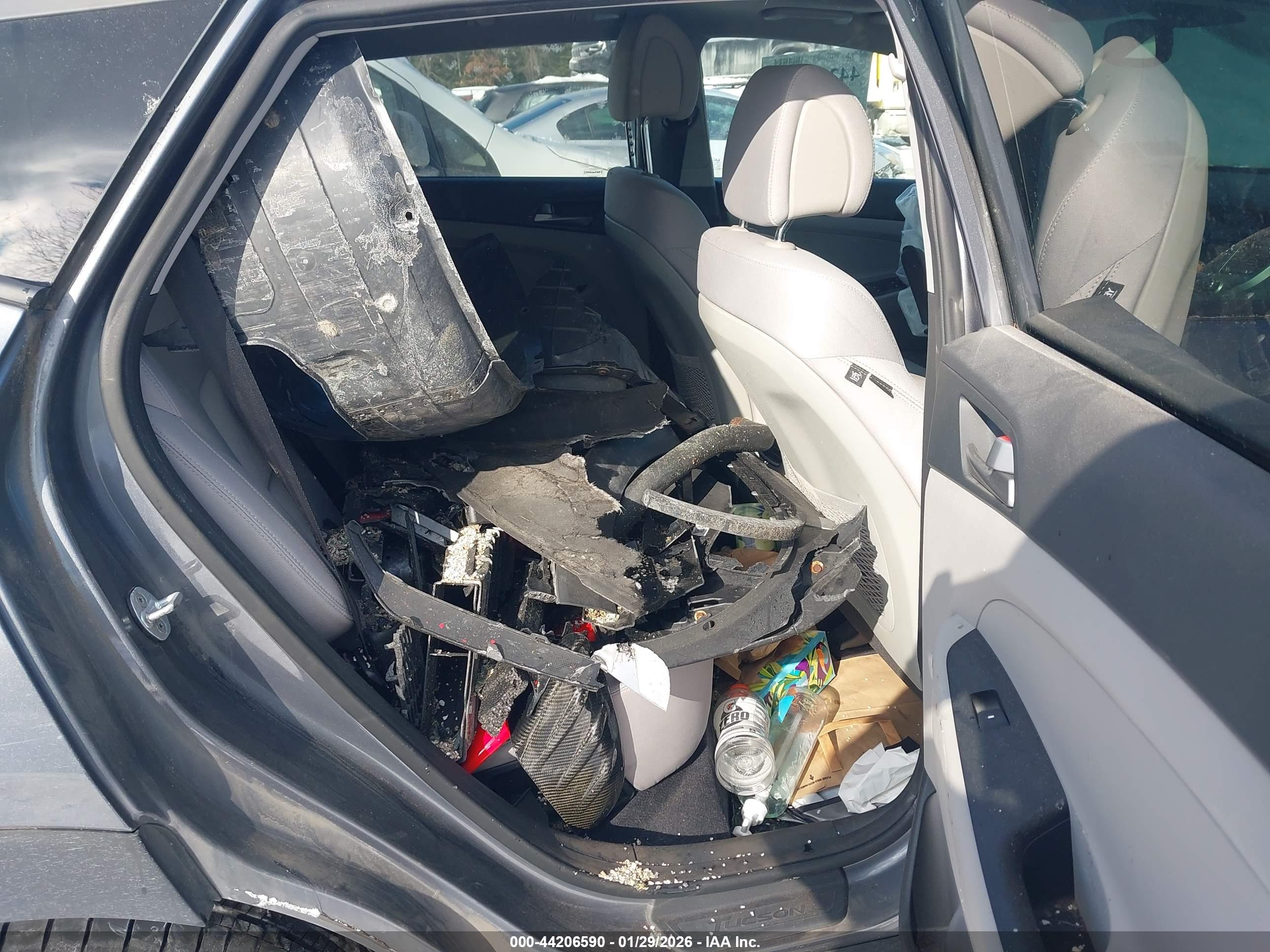 HYUNDAI TUCSON image 8
