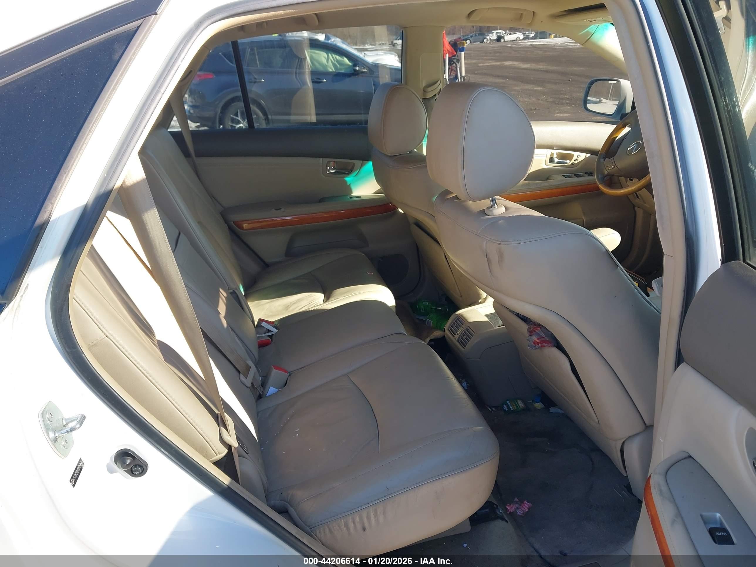 LEXUS RX image 8
