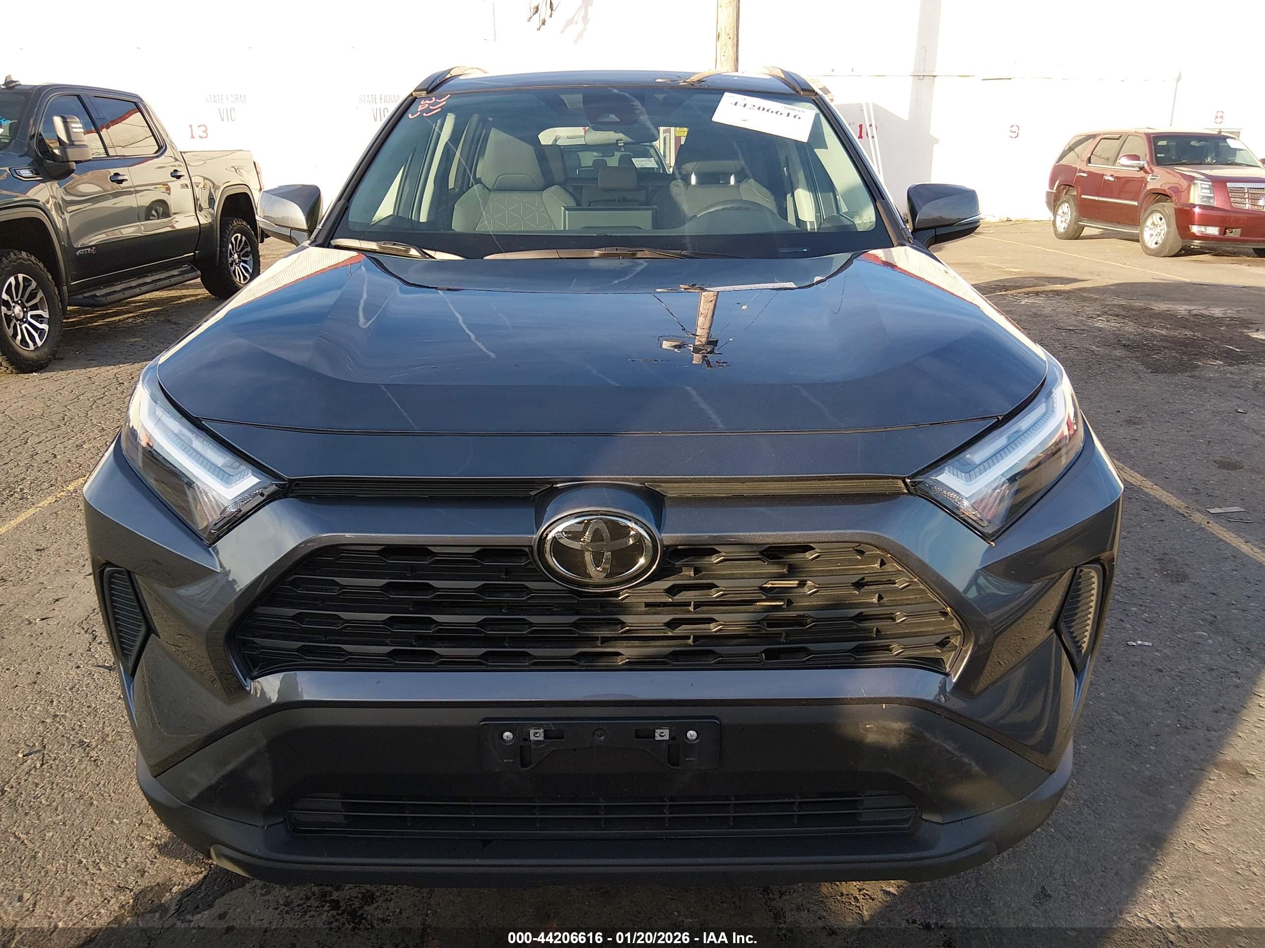 TOYOTA RAV4 image 6