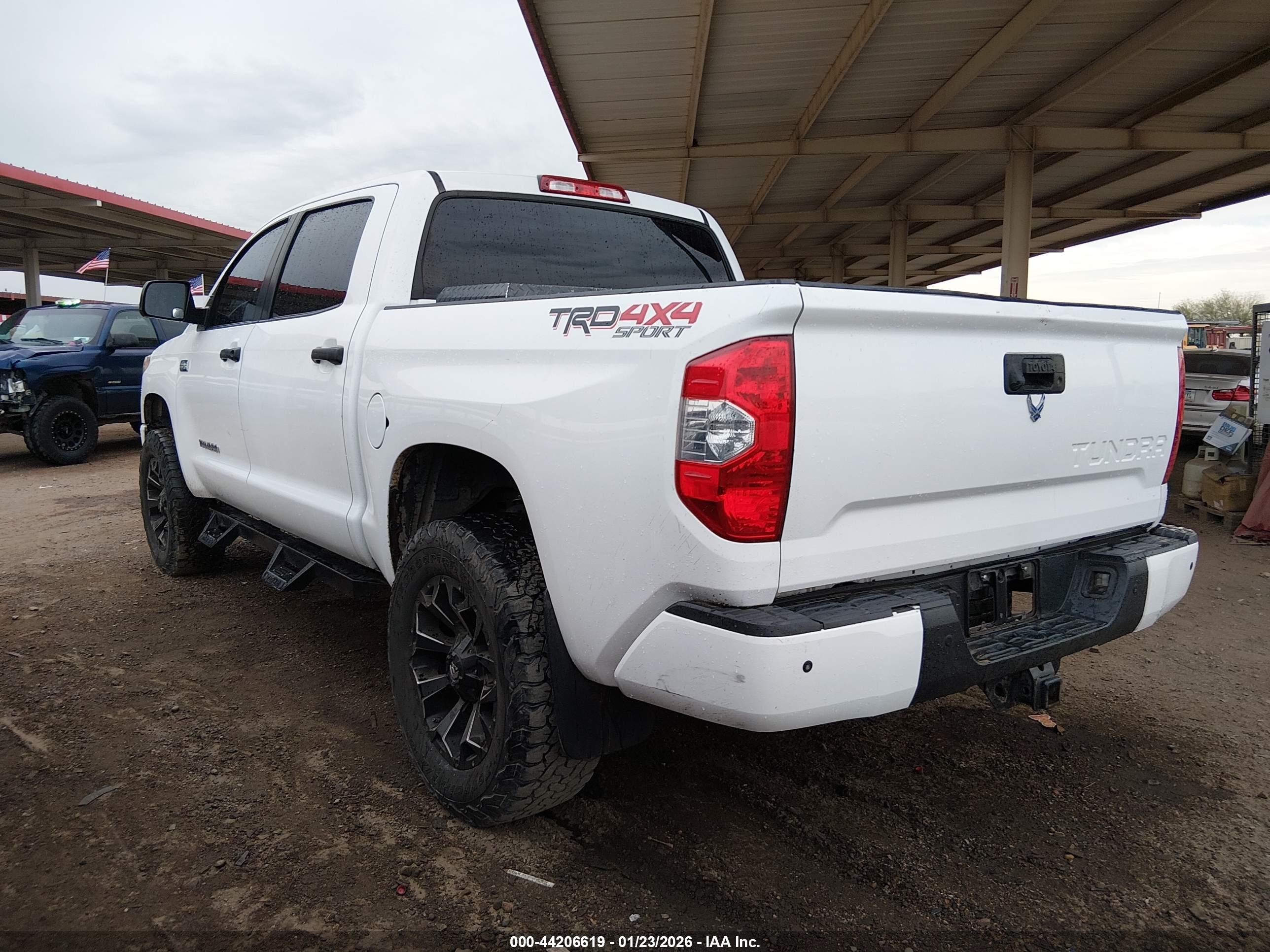 TOYOTA TUNDRA image 3