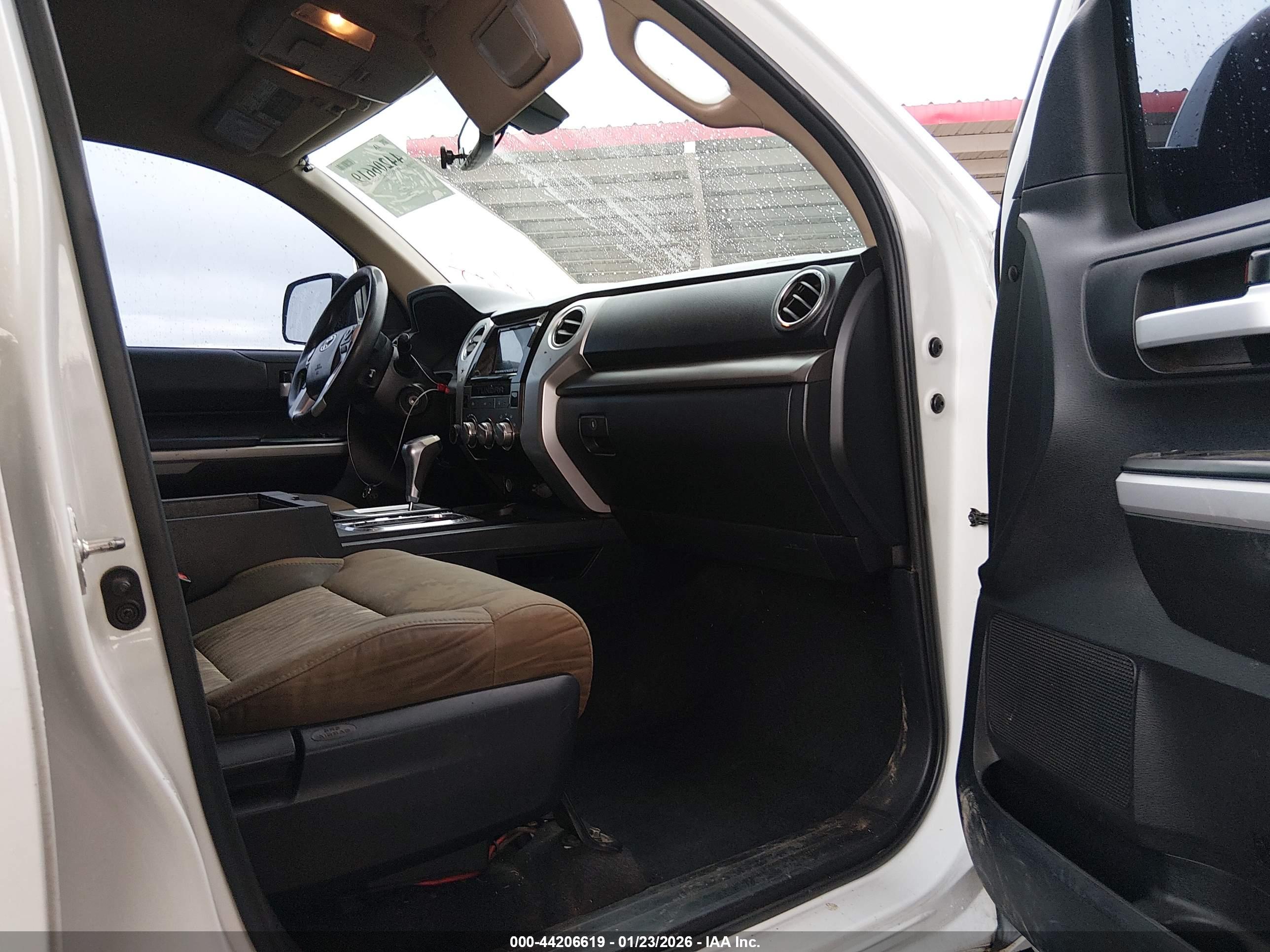 TOYOTA TUNDRA image 5