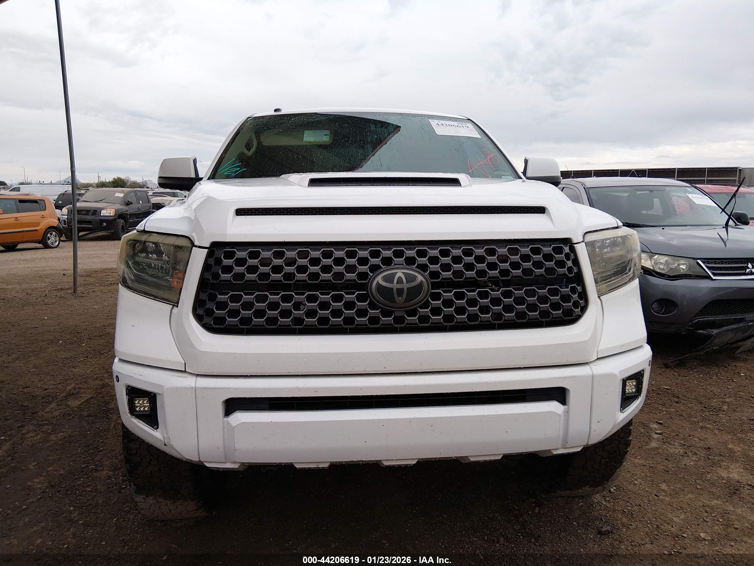 TOYOTA TUNDRA image 6