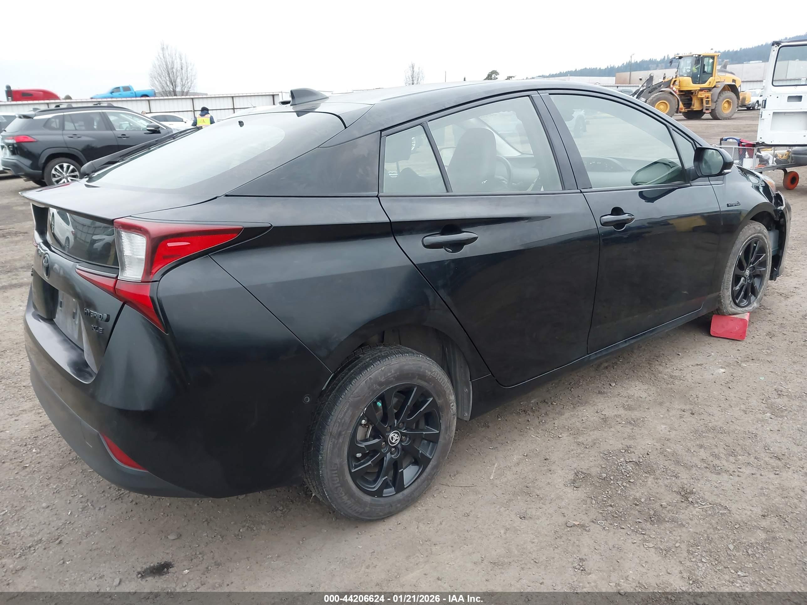 TOYOTA PRIUS image 4