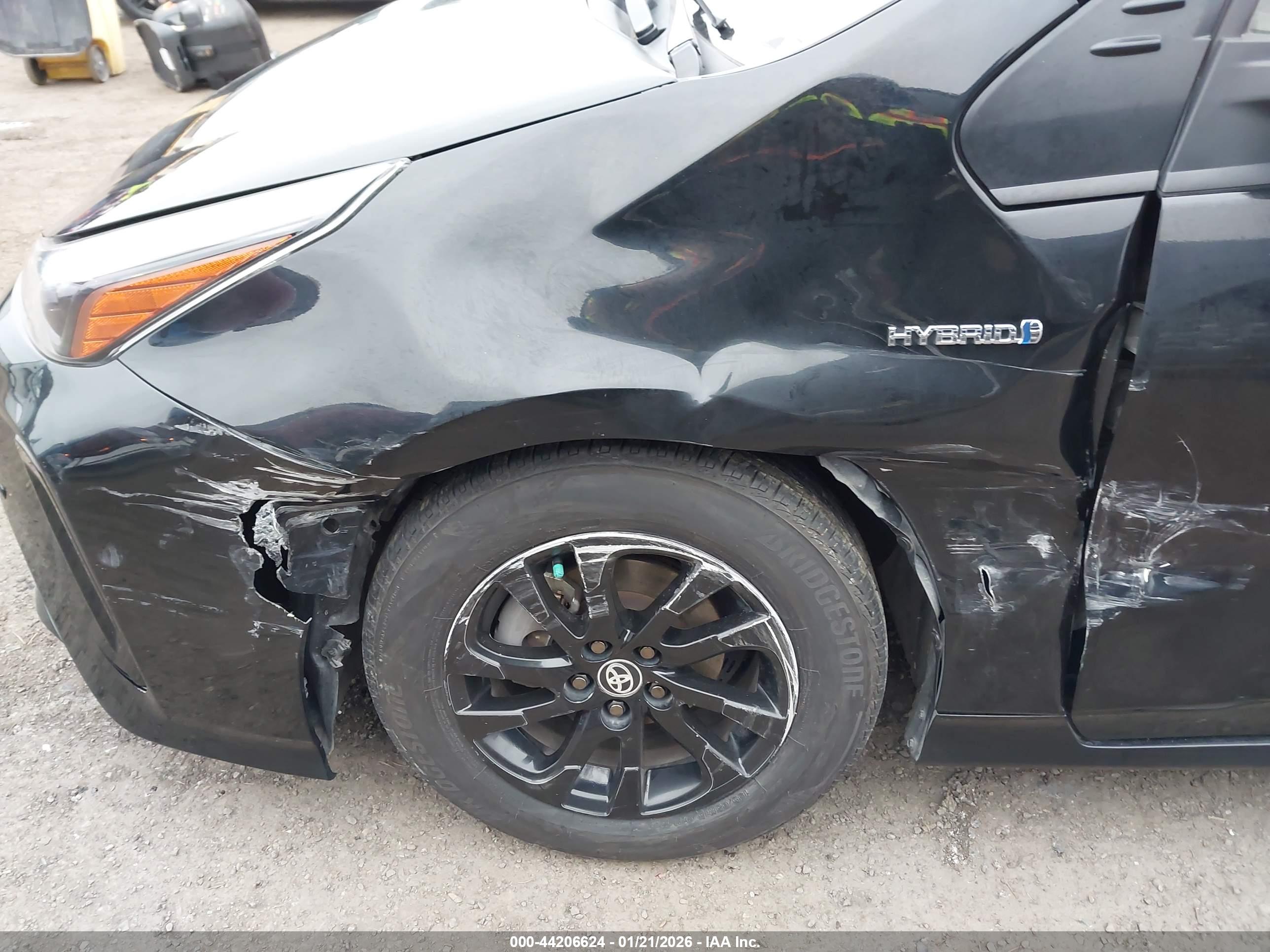 TOYOTA PRIUS image 6