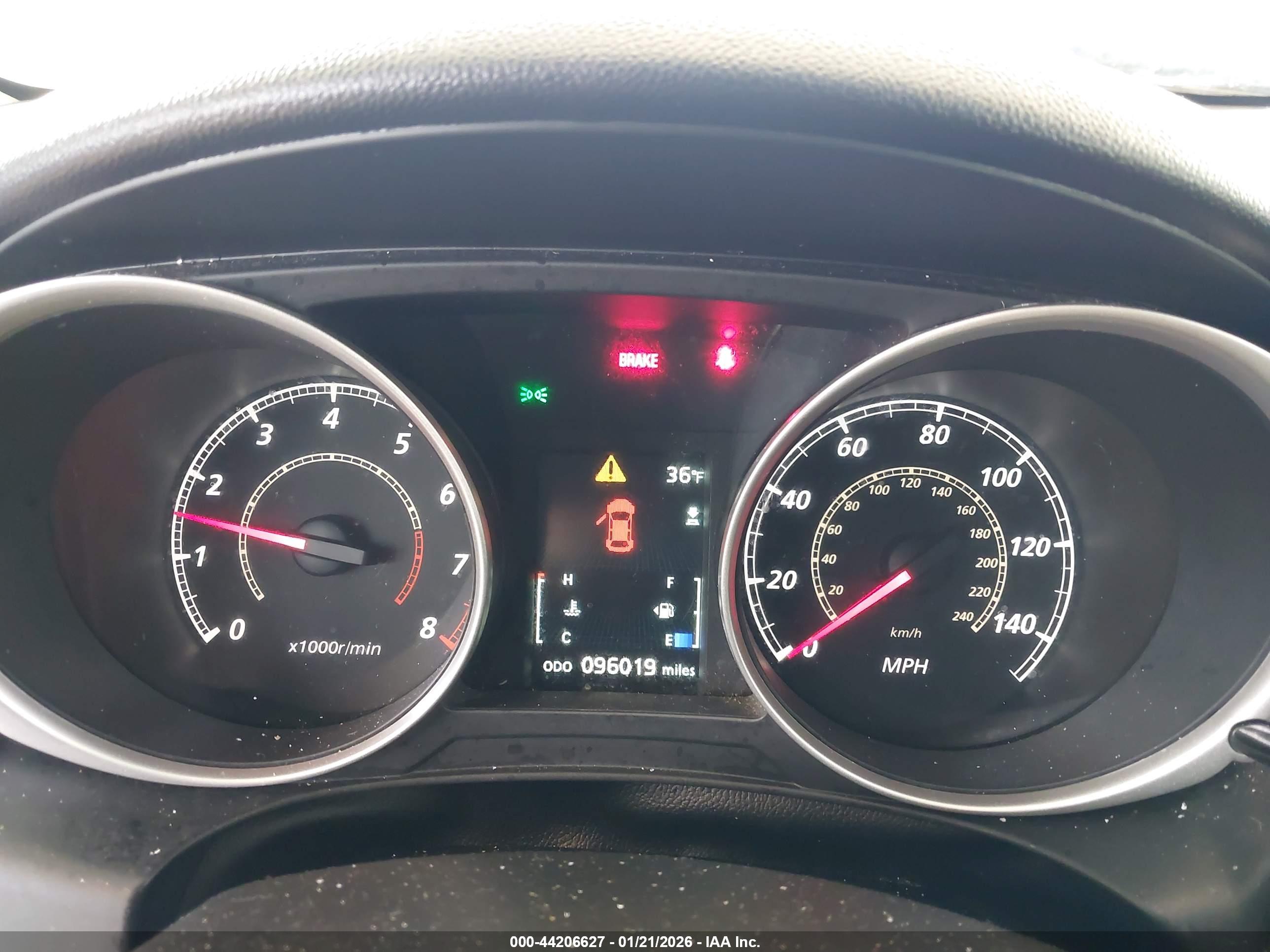 MITSUBISHI OUTLANDER image 7