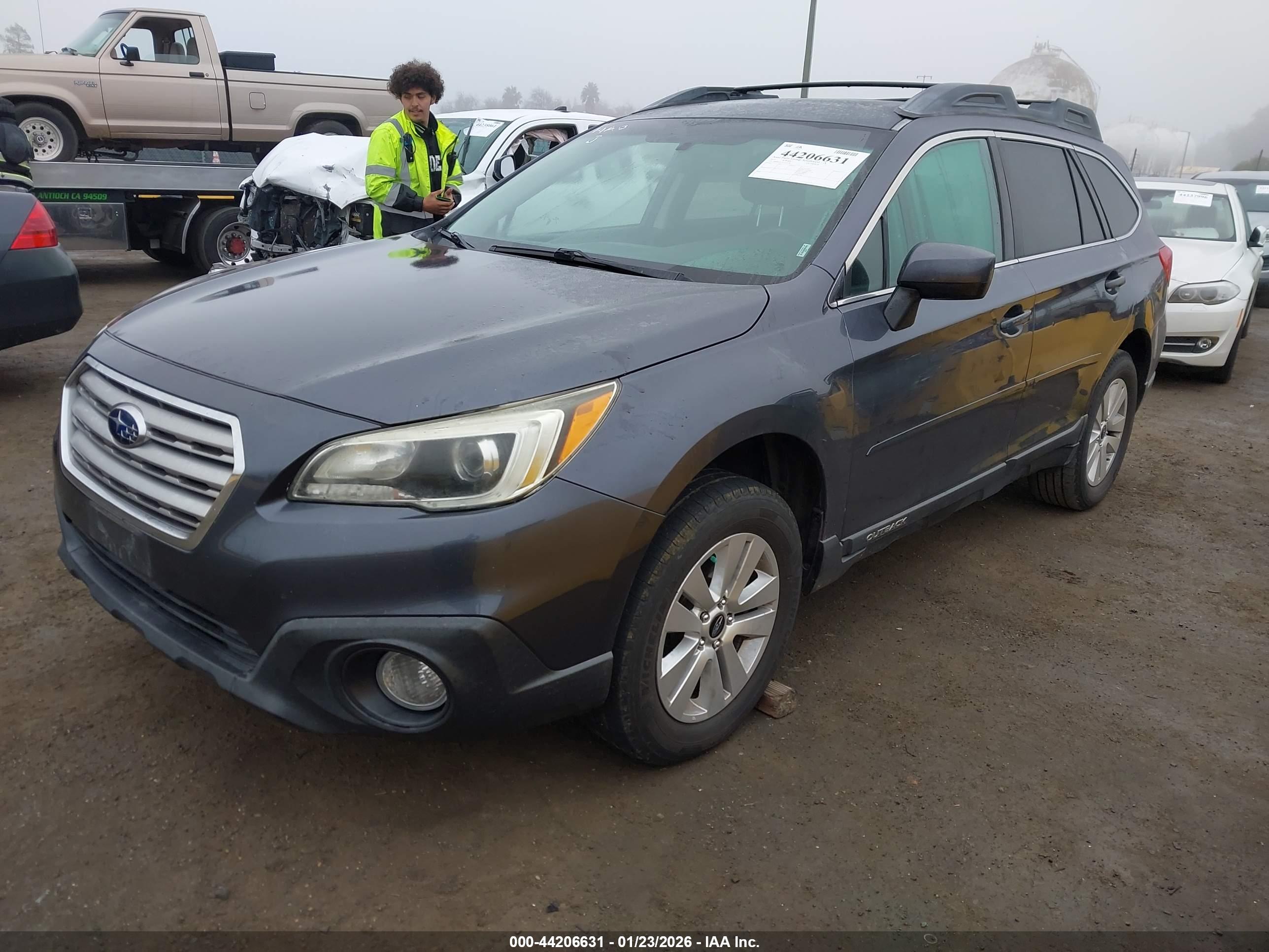 SUBARU OUTBACK image 2