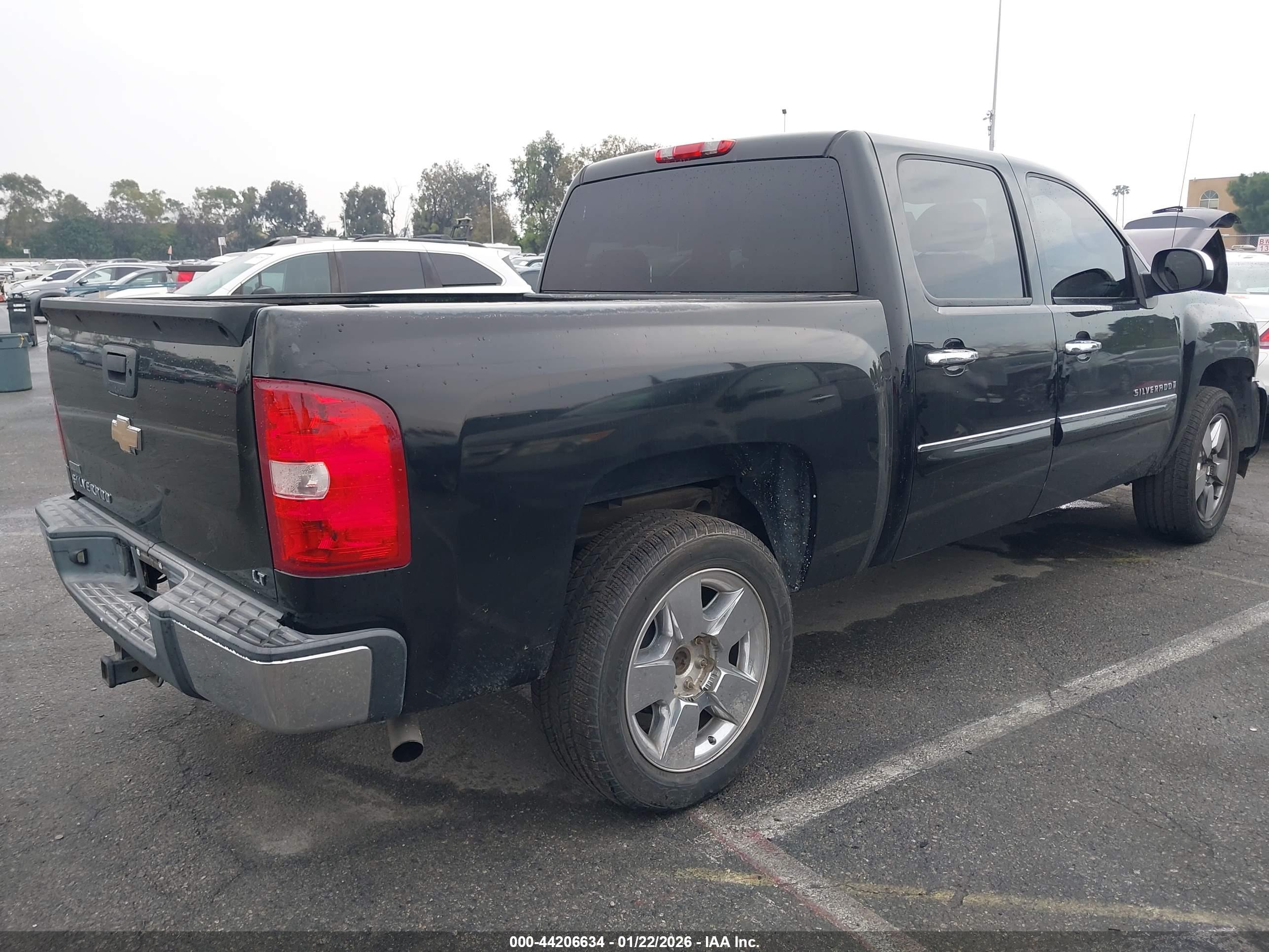 CHEVROLET SILVERADO image 4