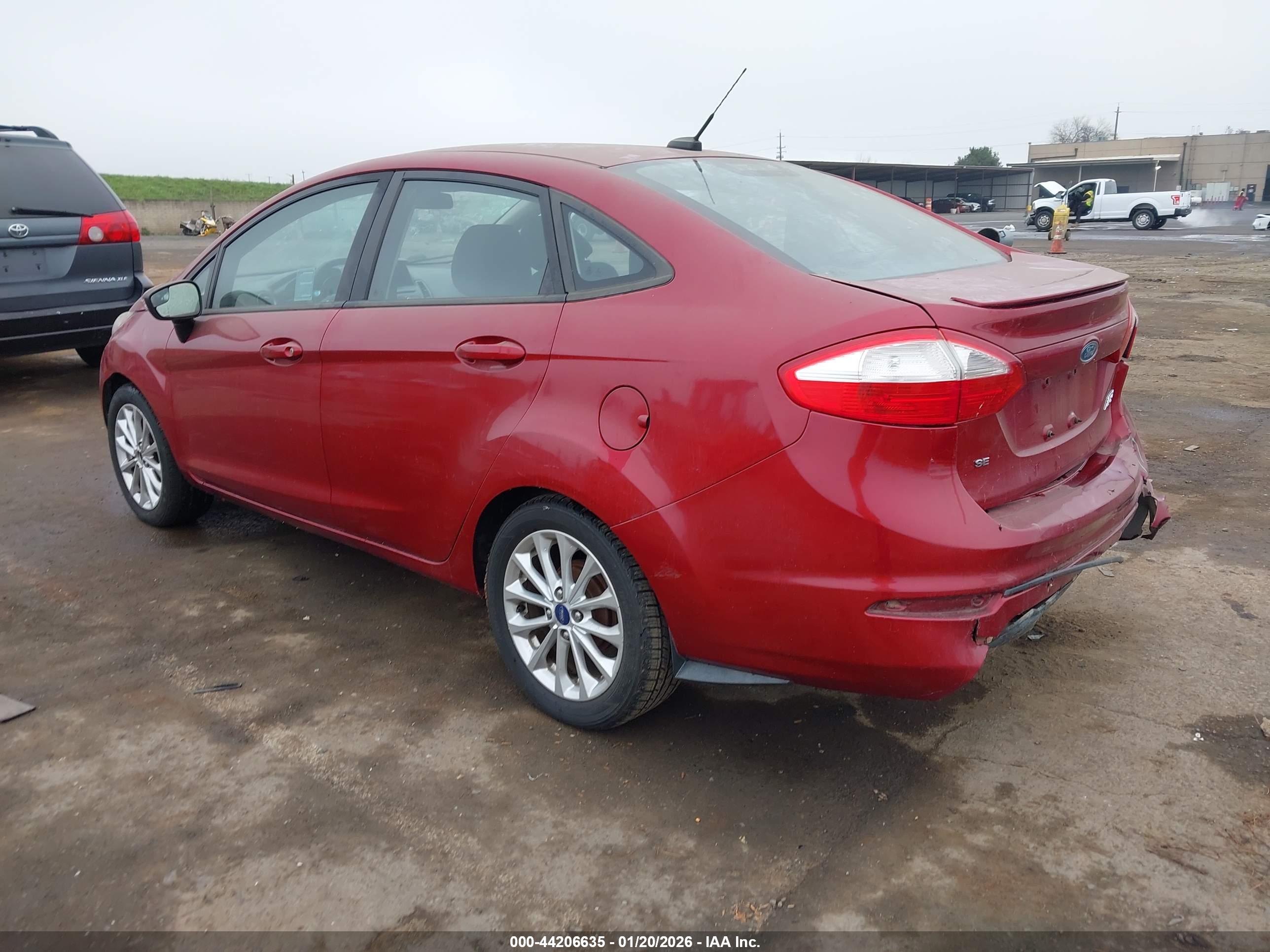 FORD FIESTA image 3