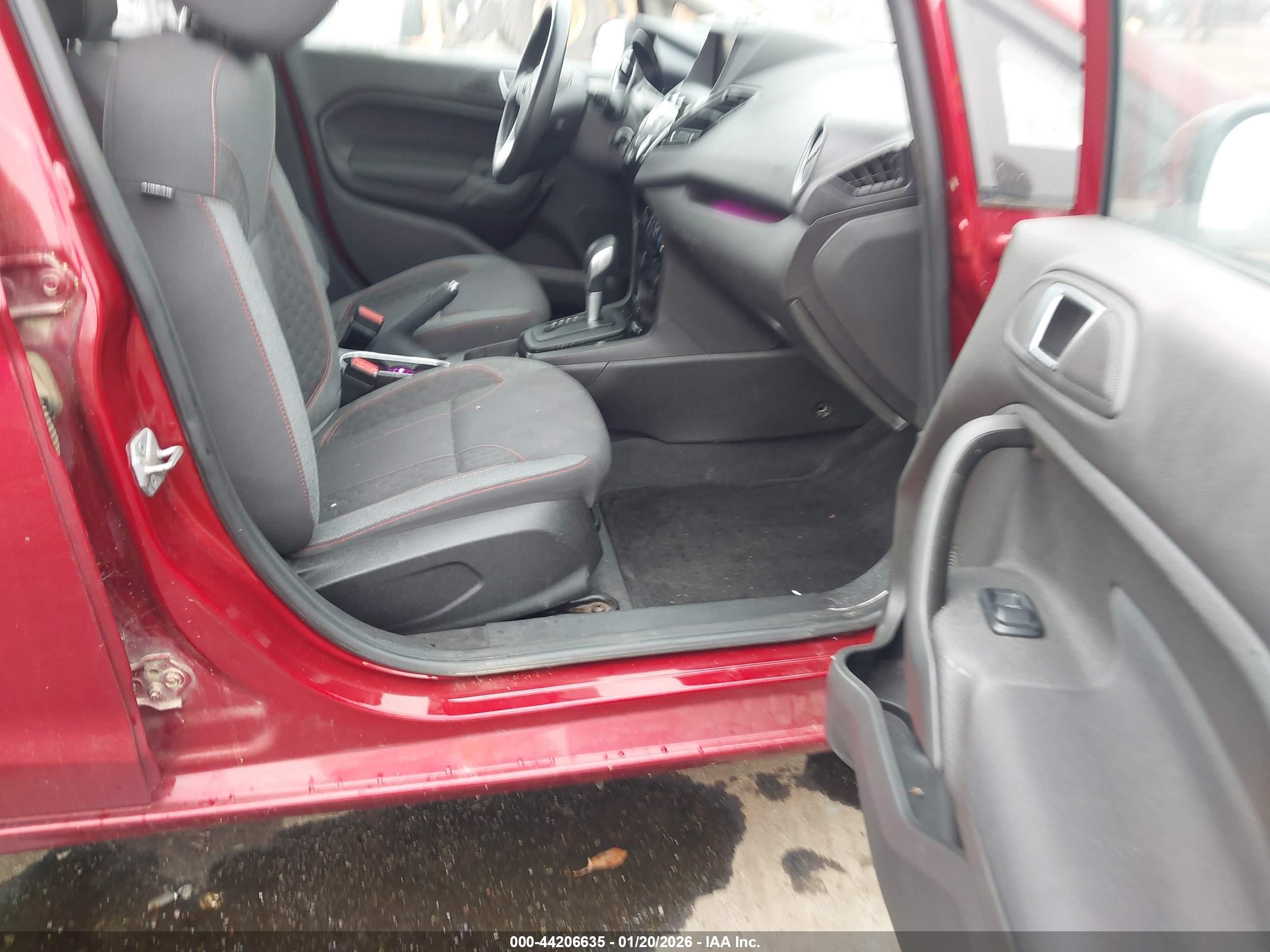 FORD FIESTA image 5