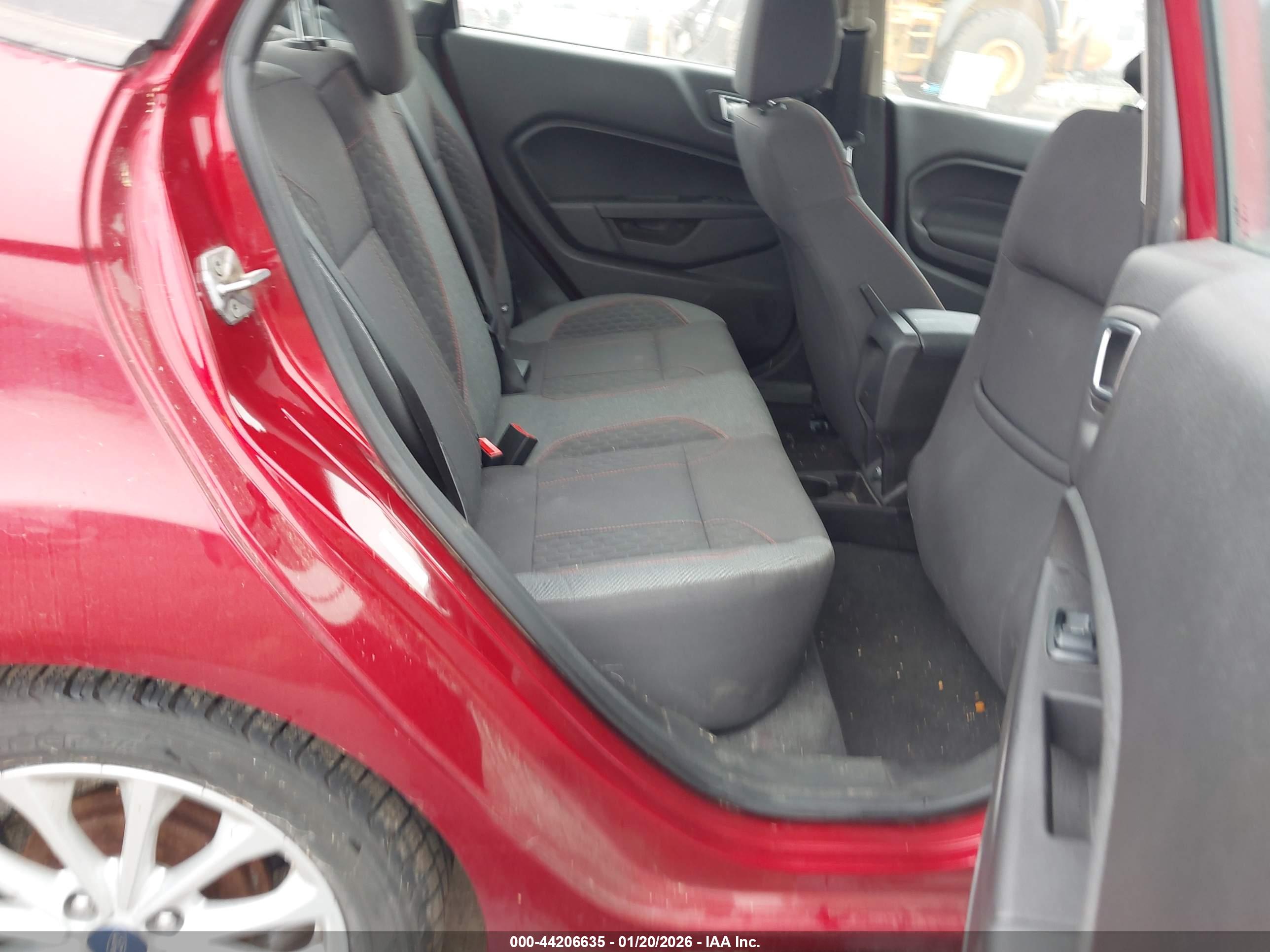FORD FIESTA image 8