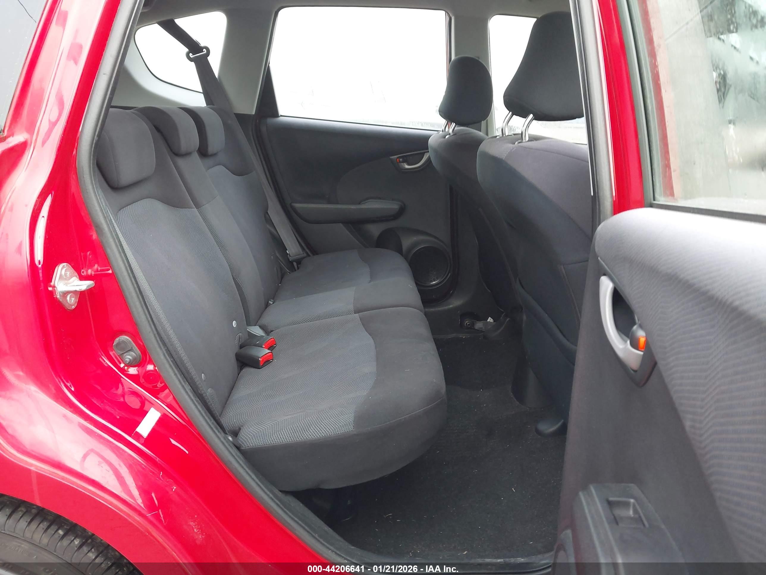 HONDA FIT image 8