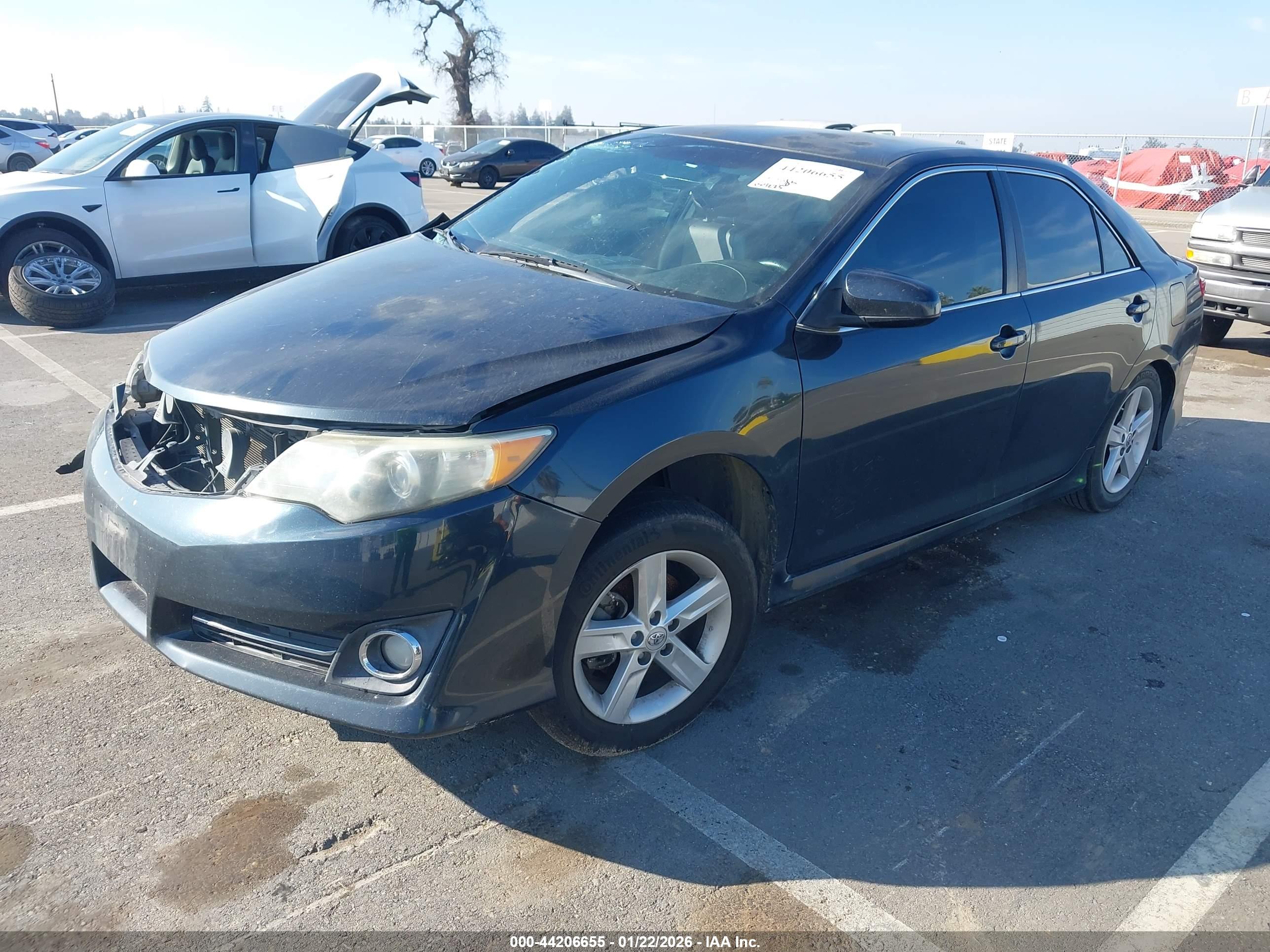 TOYOTA CAMRY image 2