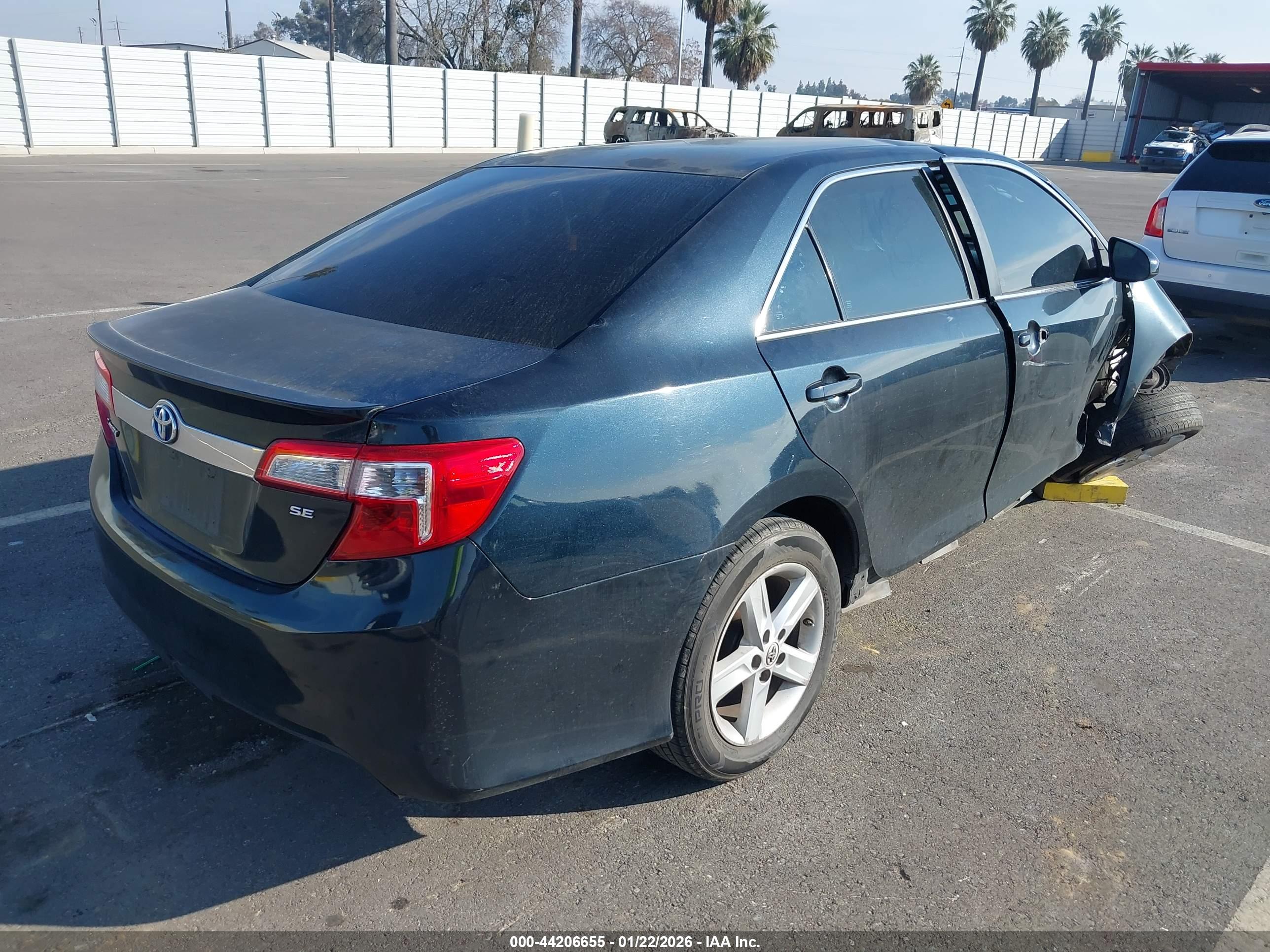 TOYOTA CAMRY image 4