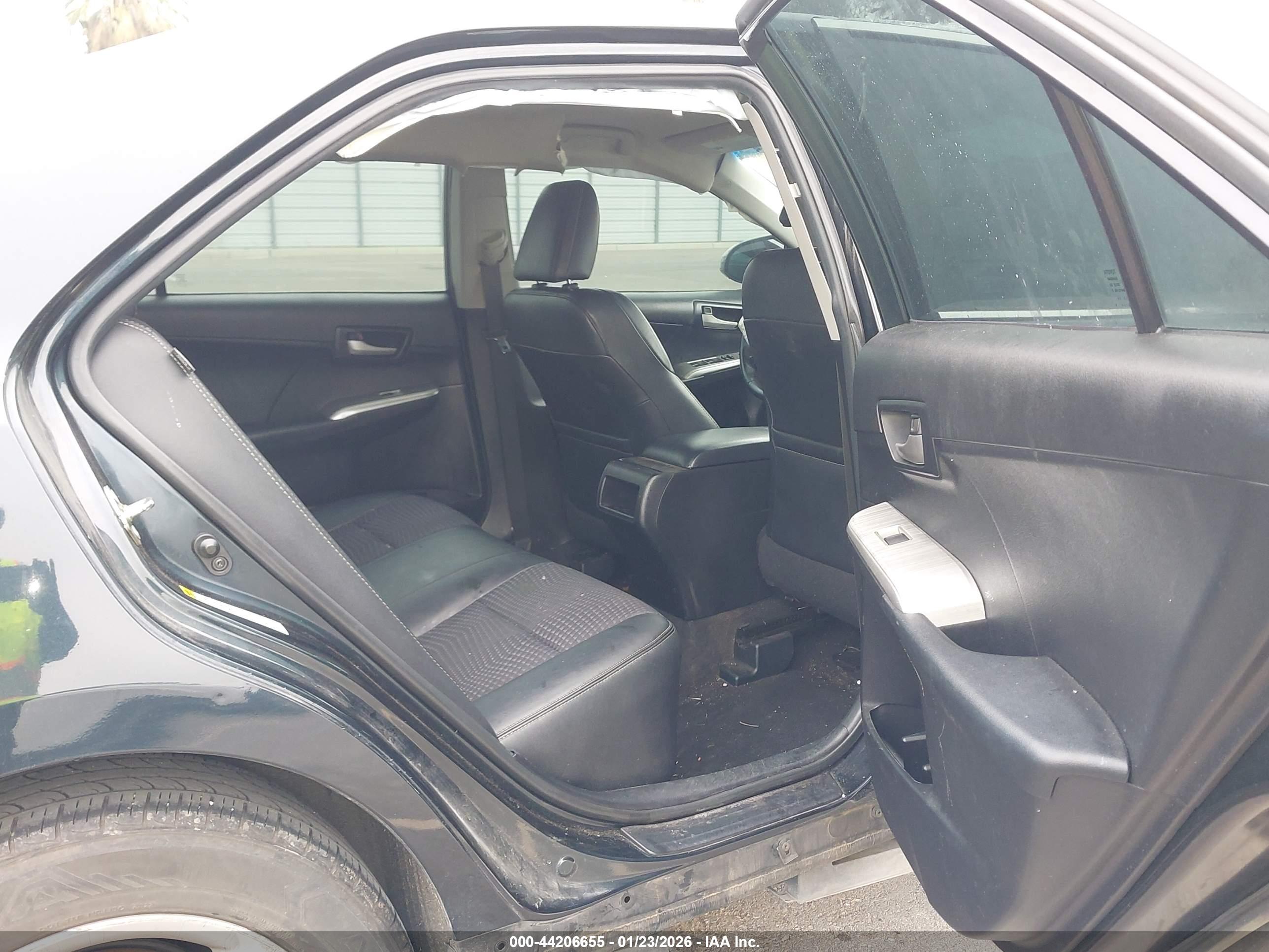 TOYOTA CAMRY image 8