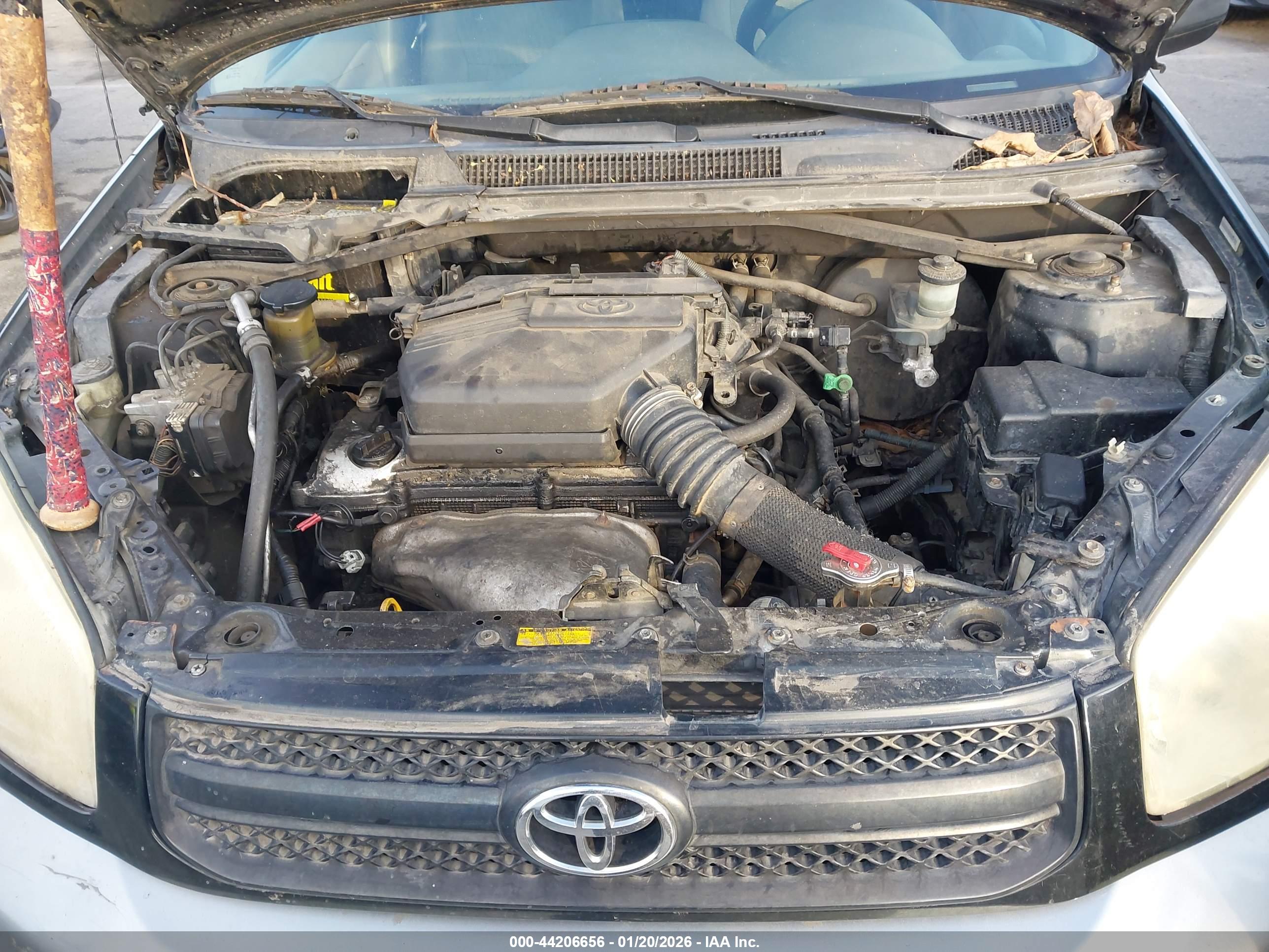 TOYOTA RAV4 image 10