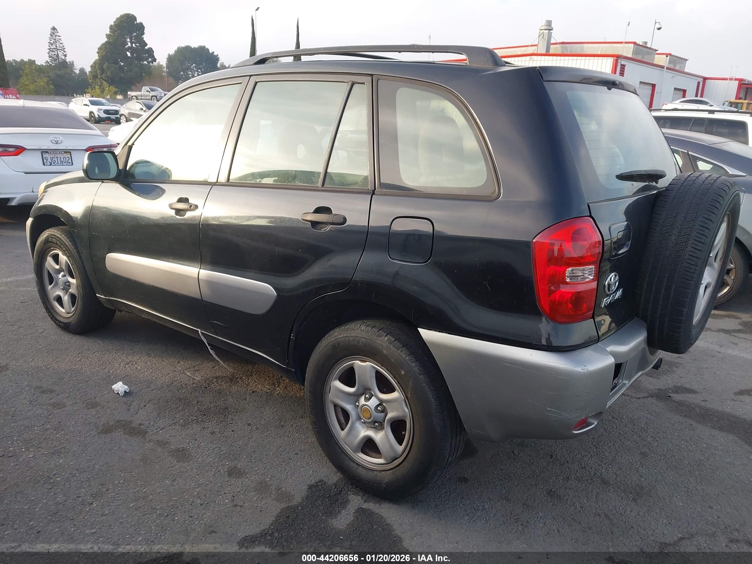 TOYOTA RAV4 image 3