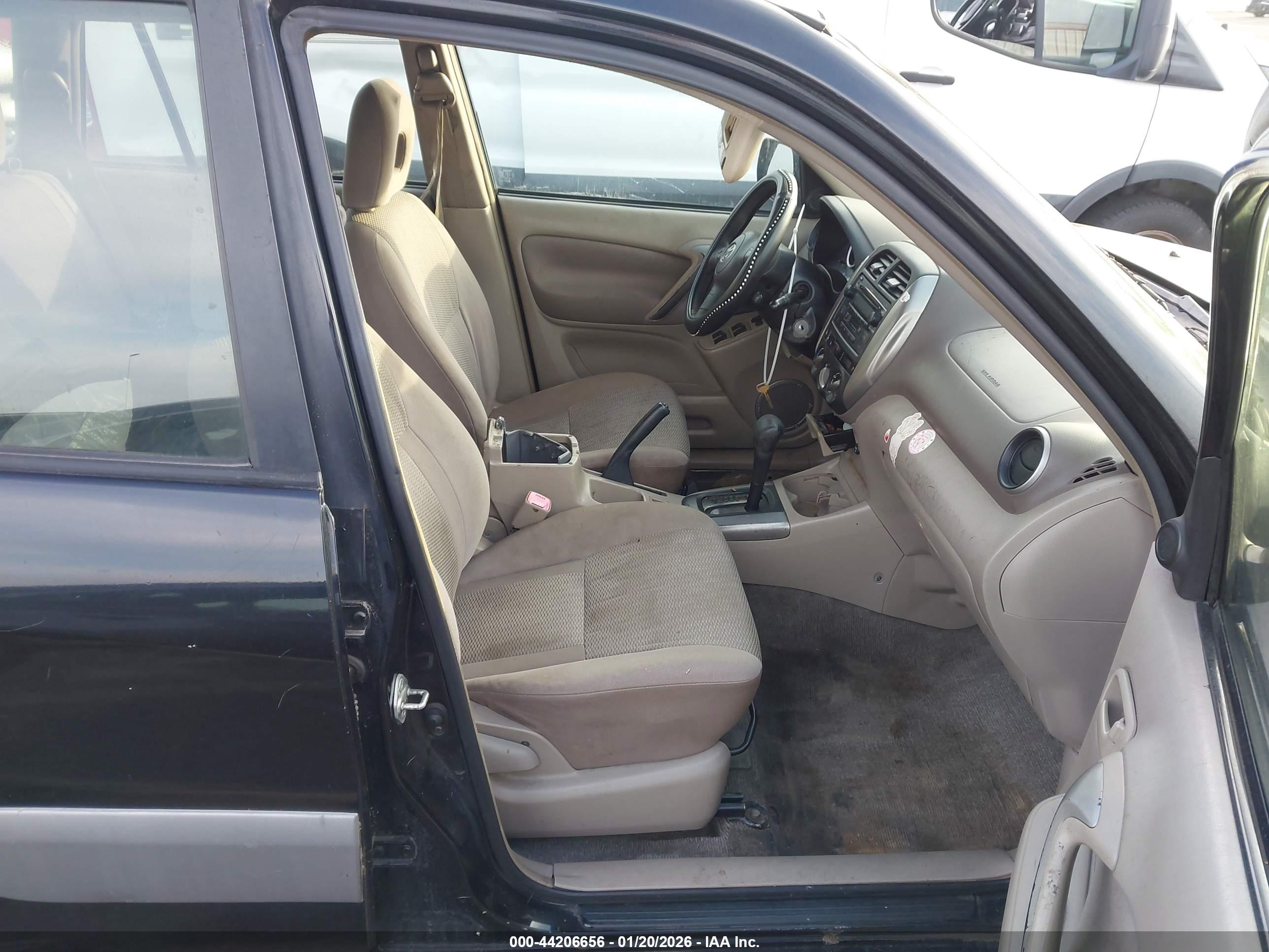 TOYOTA RAV4 image 5