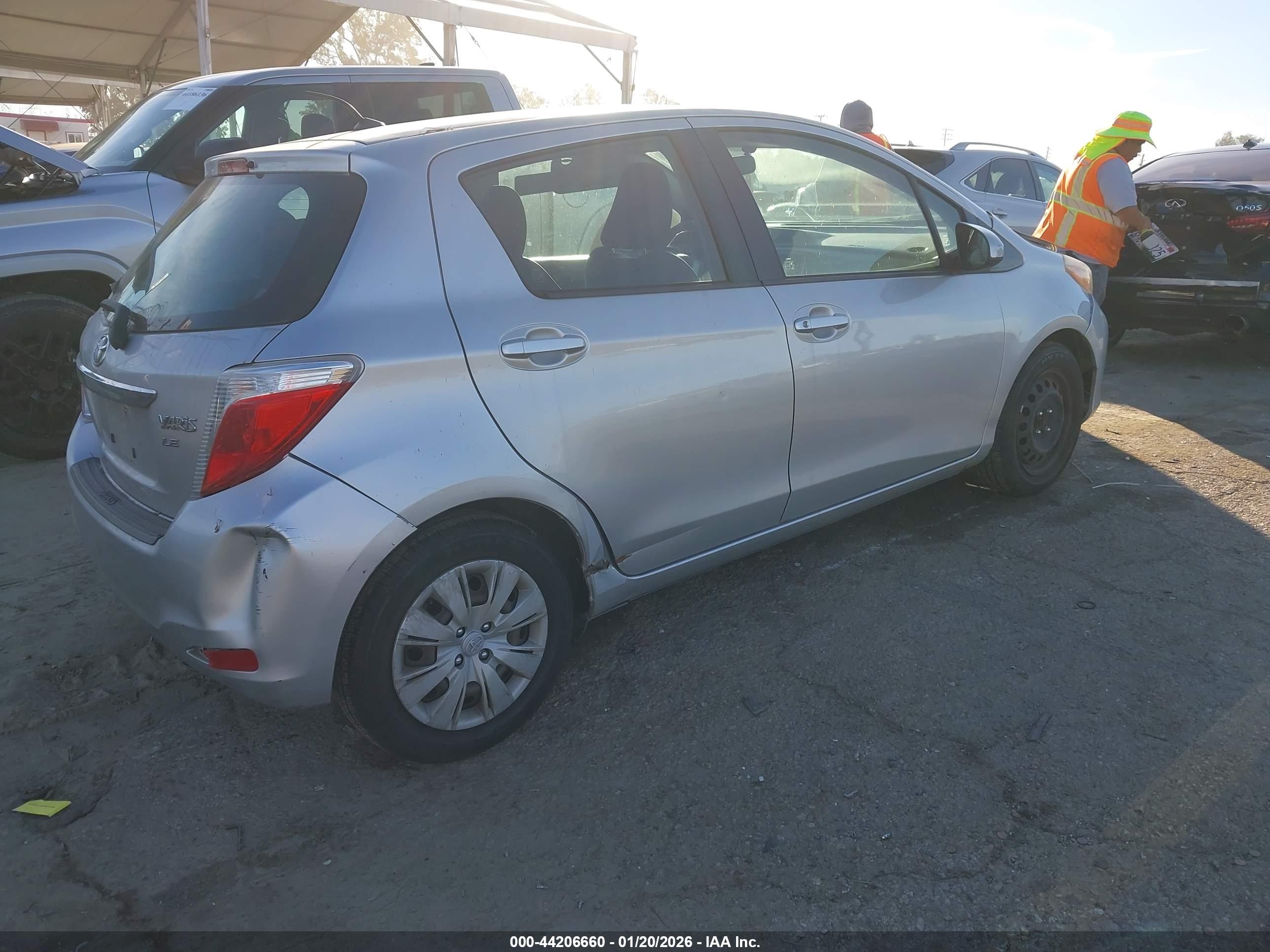 TOYOTA YARIS image 4