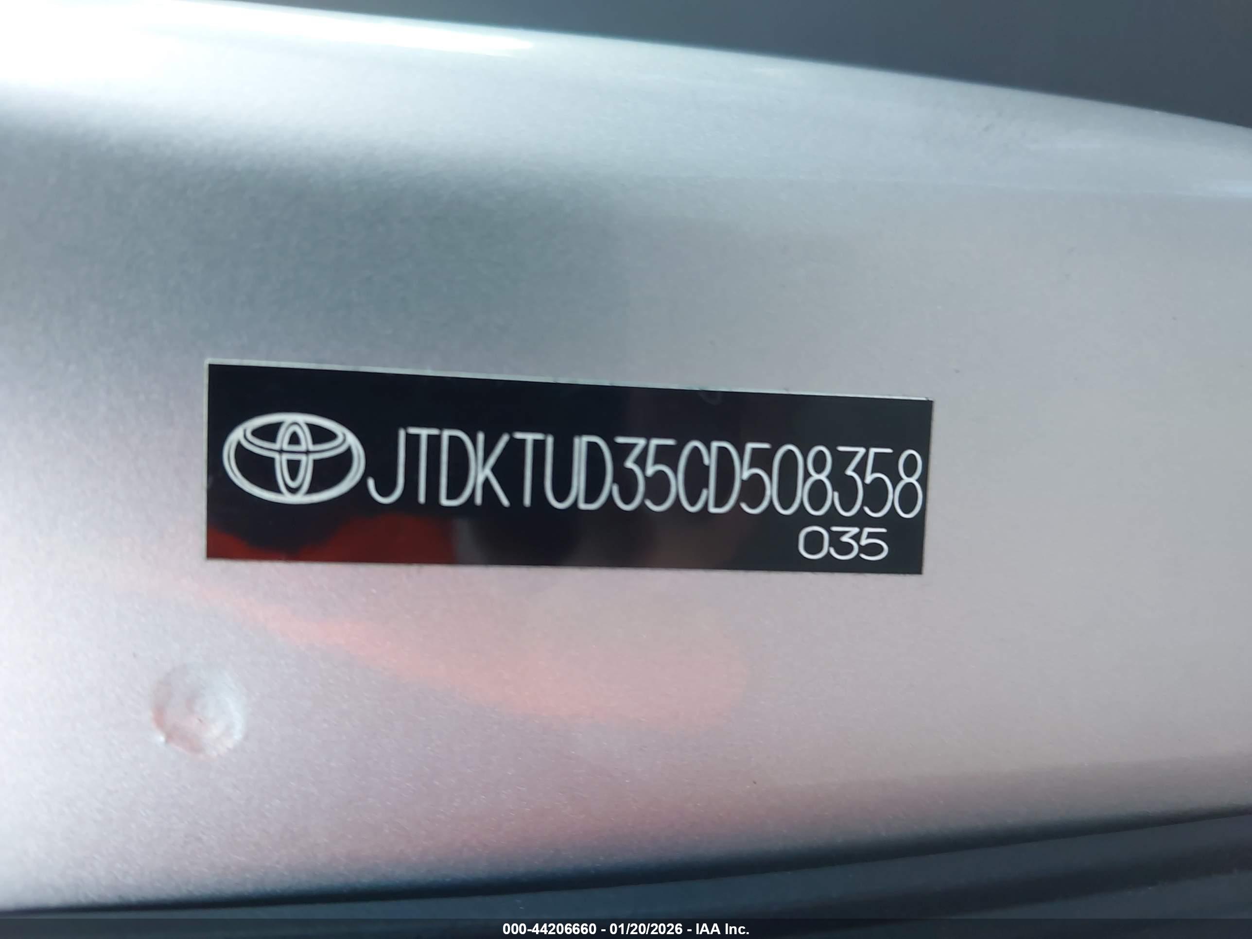 TOYOTA YARIS image 9