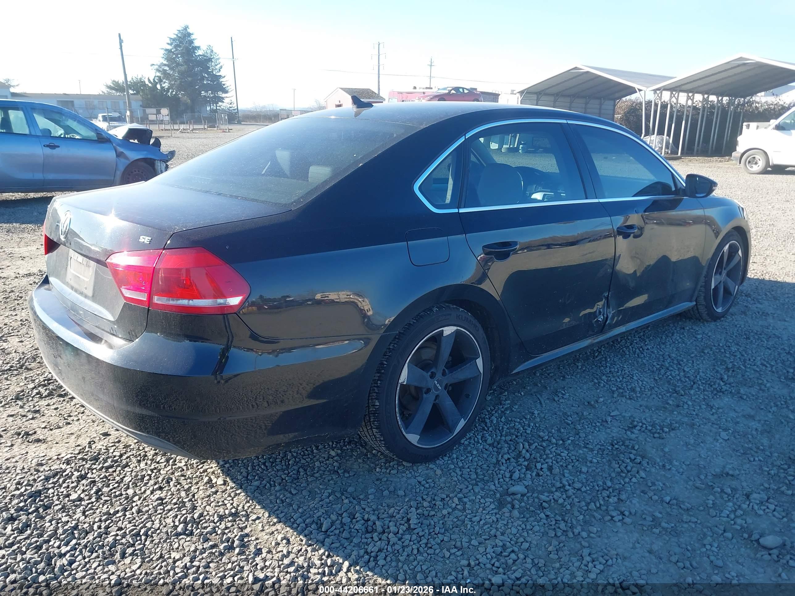 VOLKSWAGEN PASSAT image 4