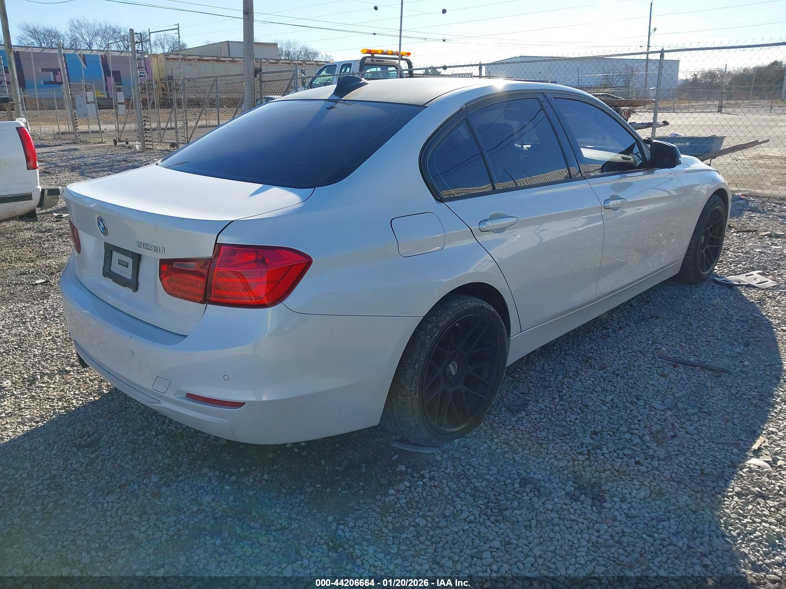 BMW 328I image 4