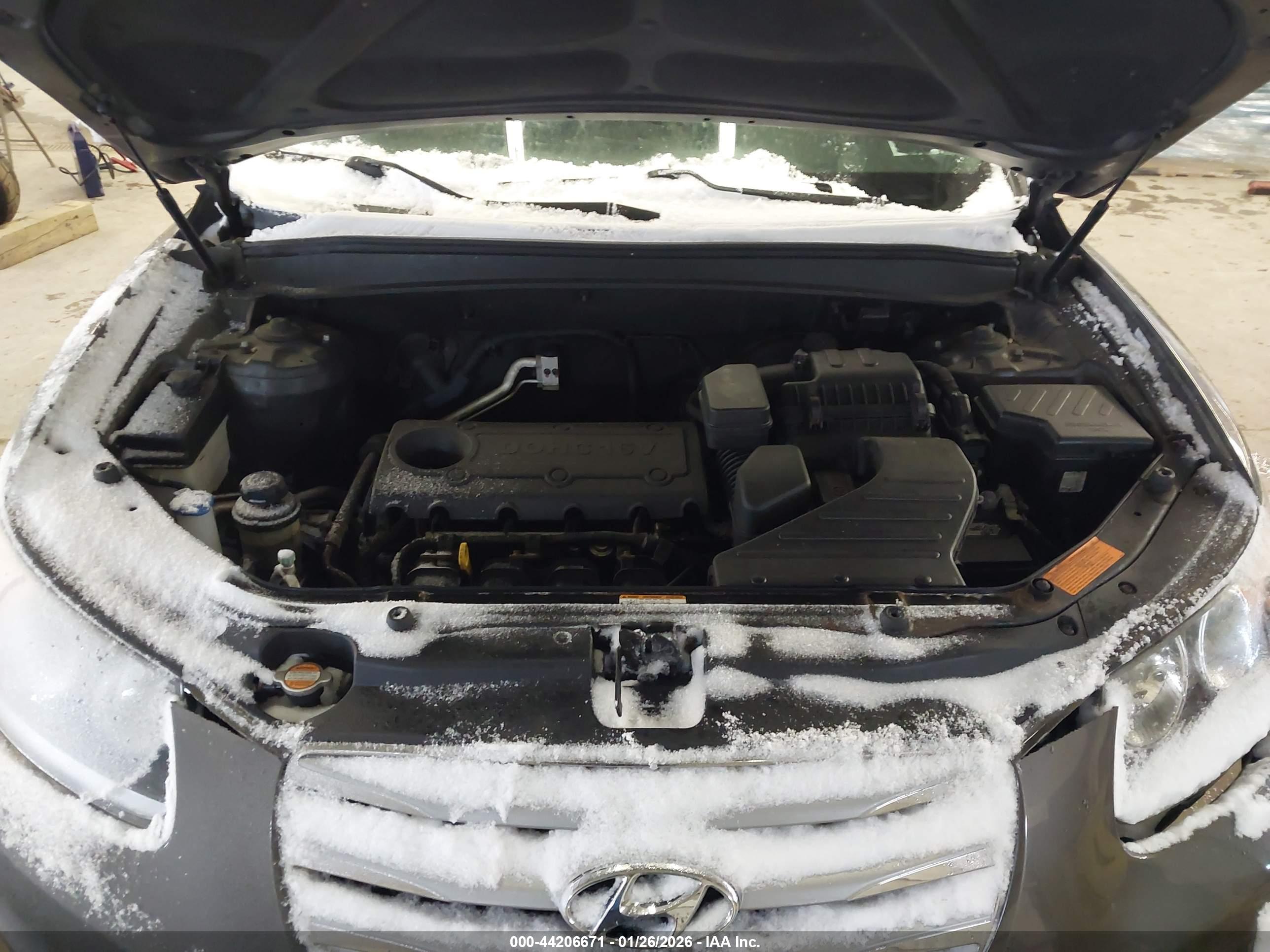 HYUNDAI SANTA image 10