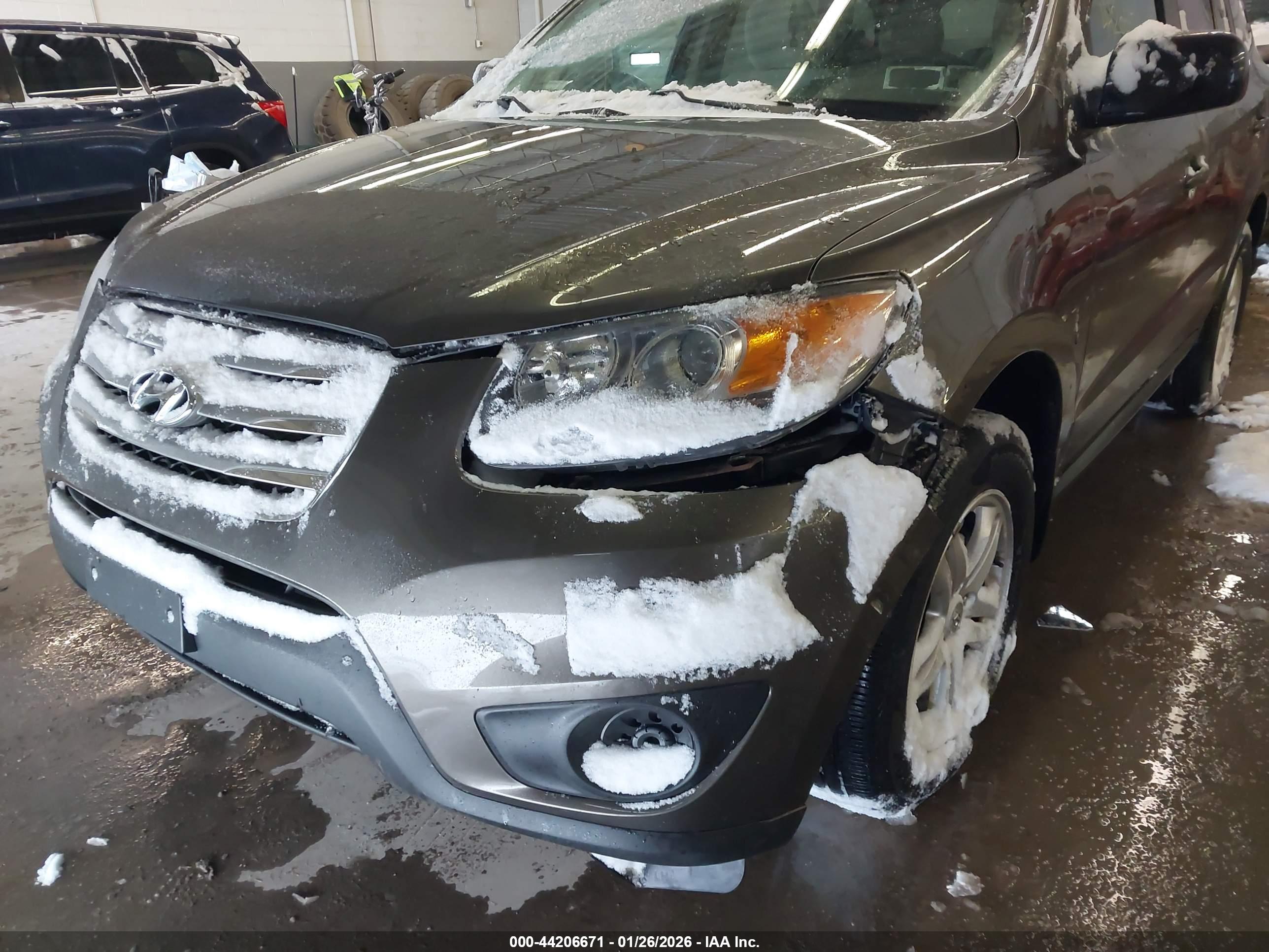 HYUNDAI SANTA image 6