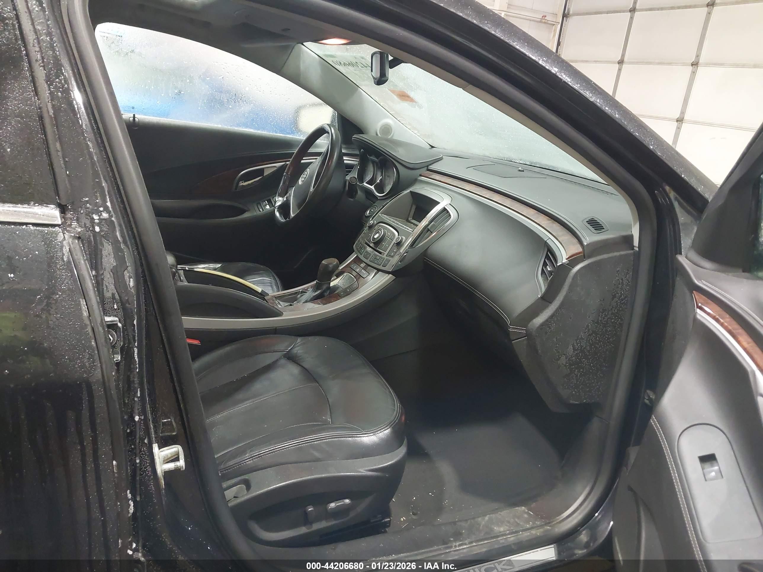 BUICK LACROSSE image 5
